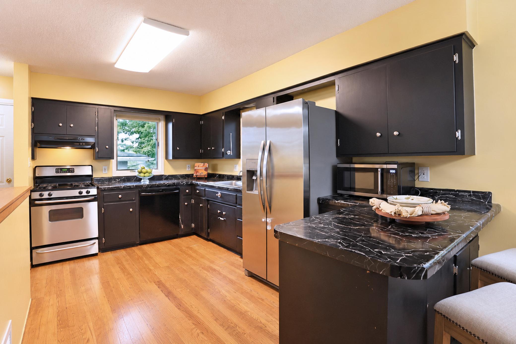 1404 Plainview Lane Property Photo 6