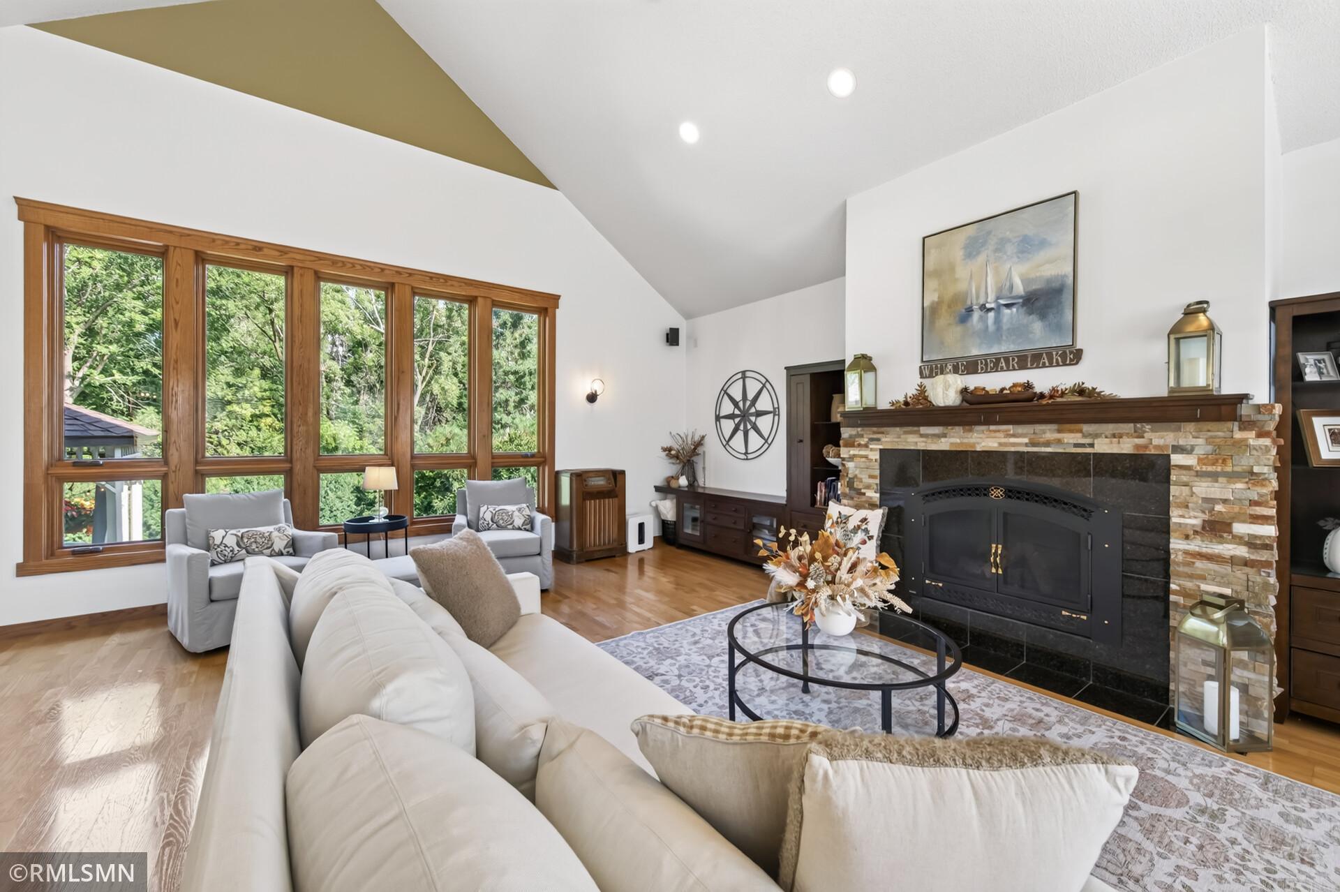 1905 Garden Lane Property Photo 1