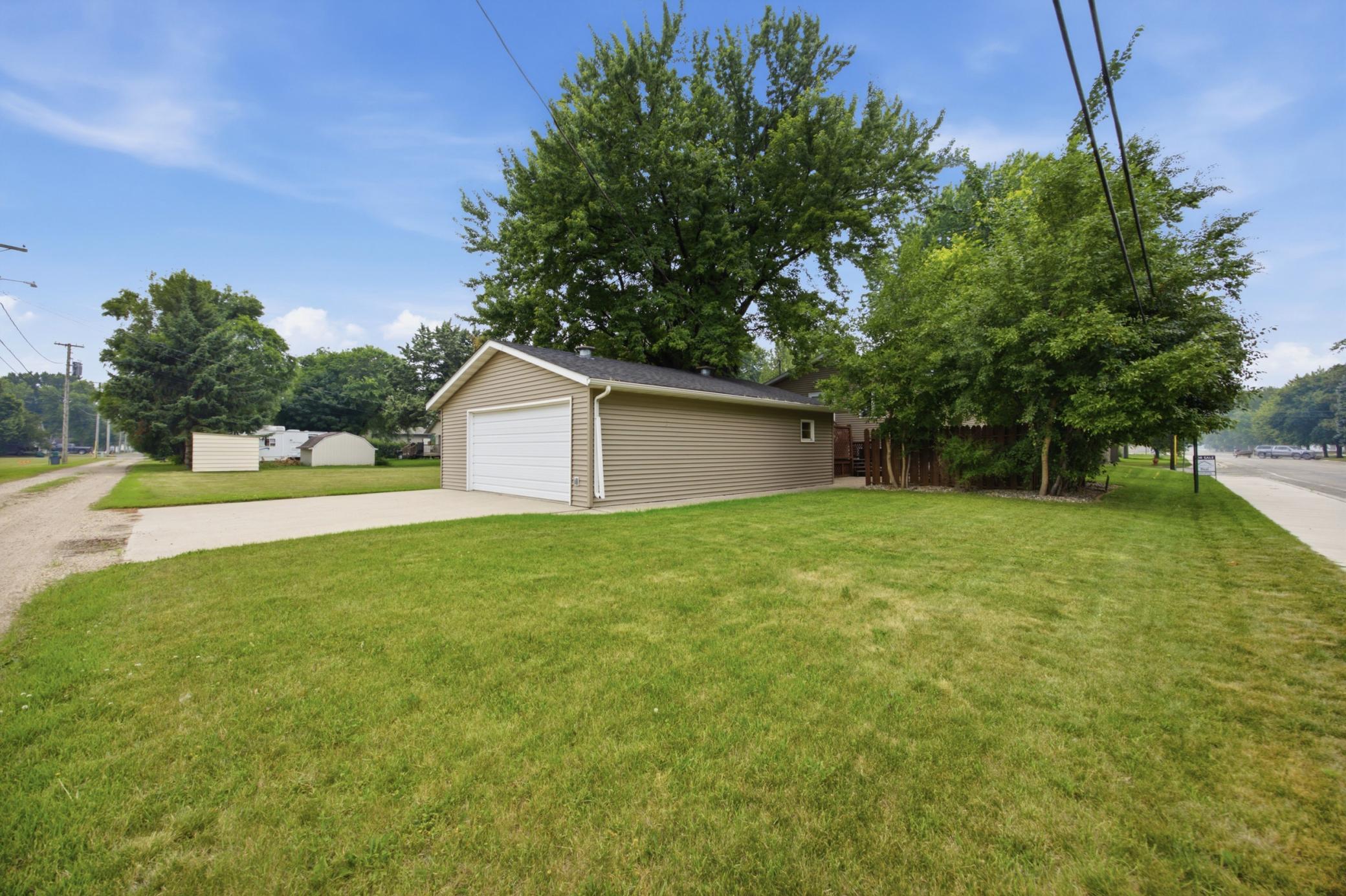 1211 Hall Avenue Property Photo 4
