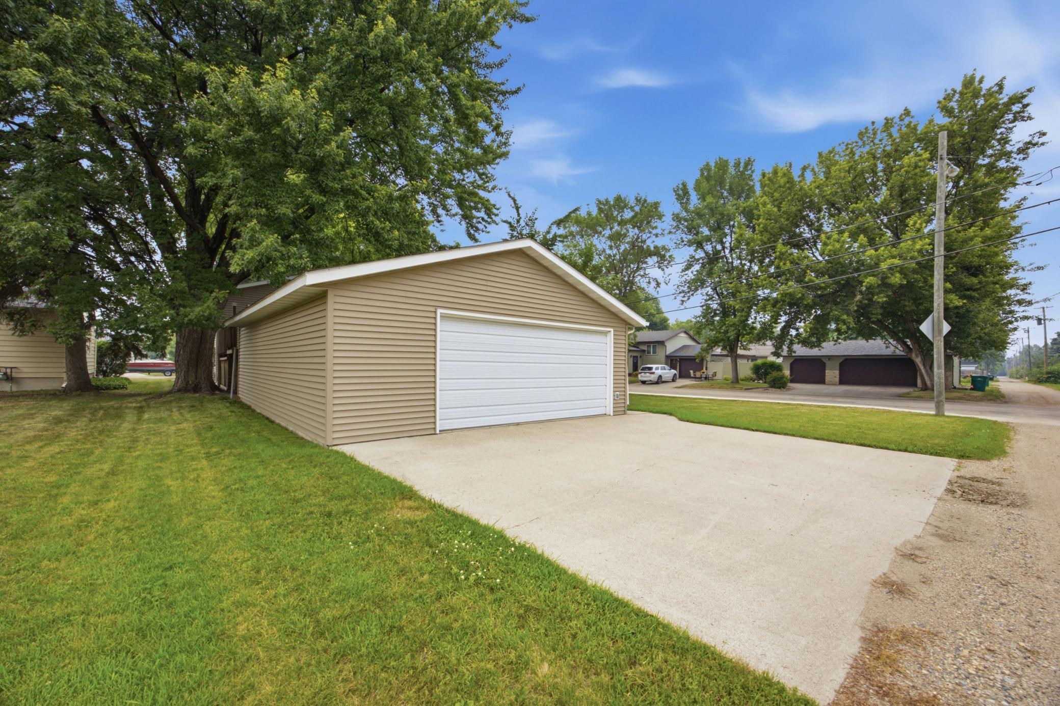 1211 Hall Avenue Property Photo 5