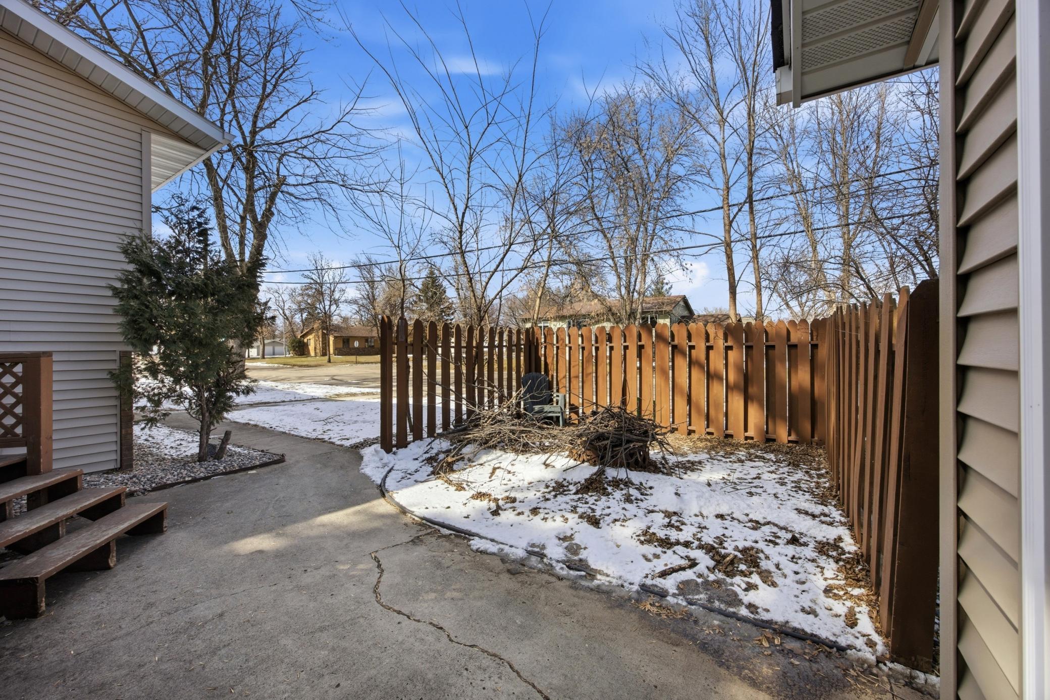 1211 Hall Avenue Property Photo 29