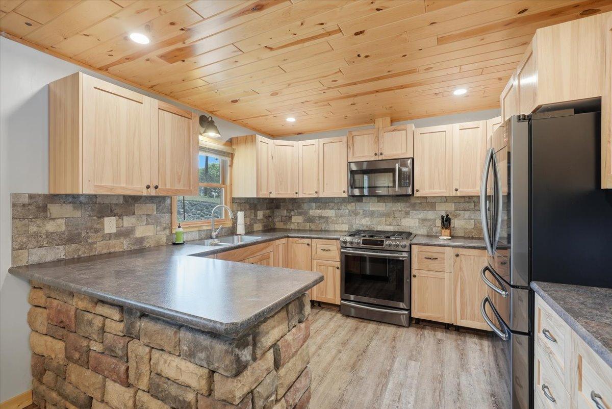 5199 State Road 70 Property Photo 6