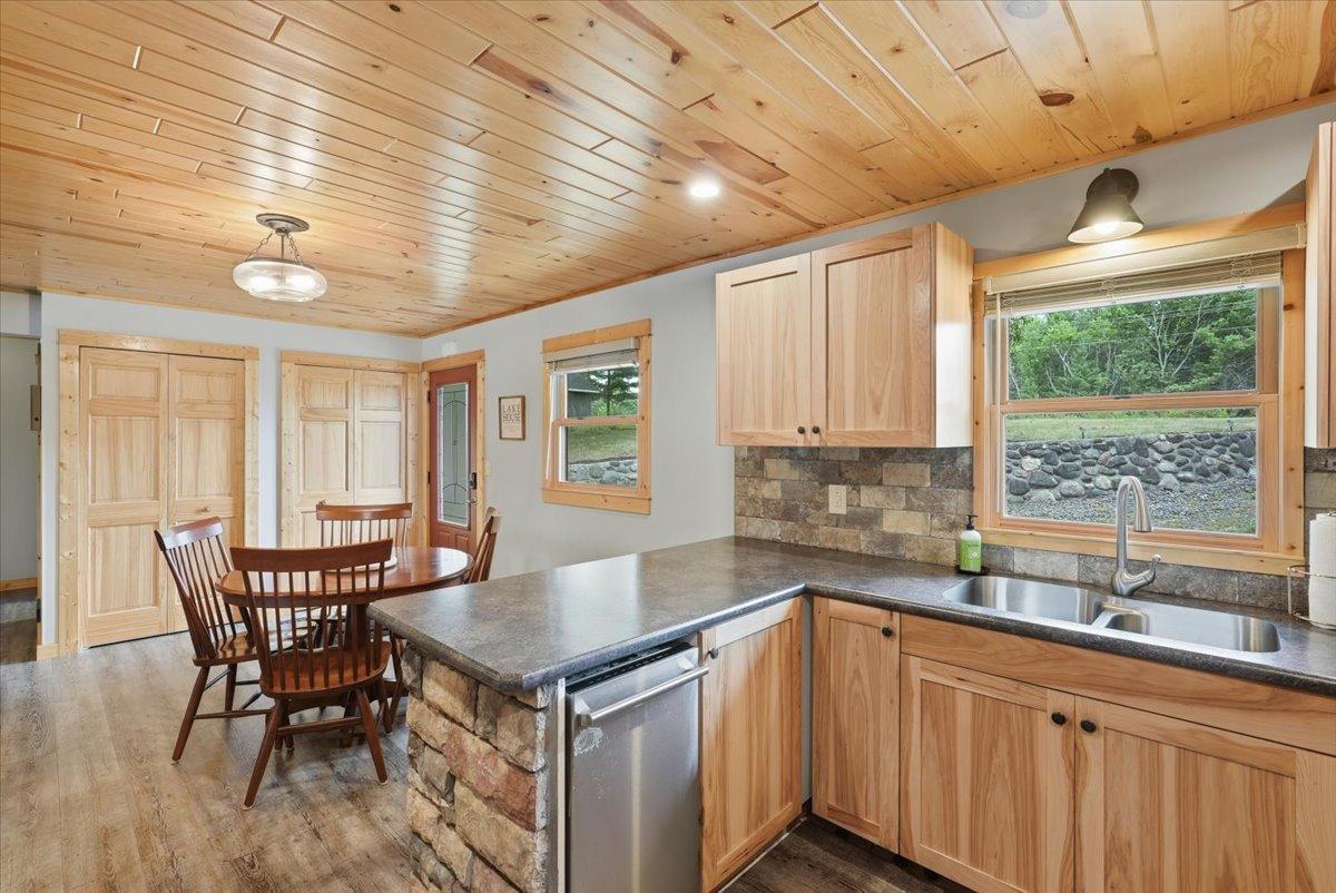 5199 State Road 70 Property Photo 8
