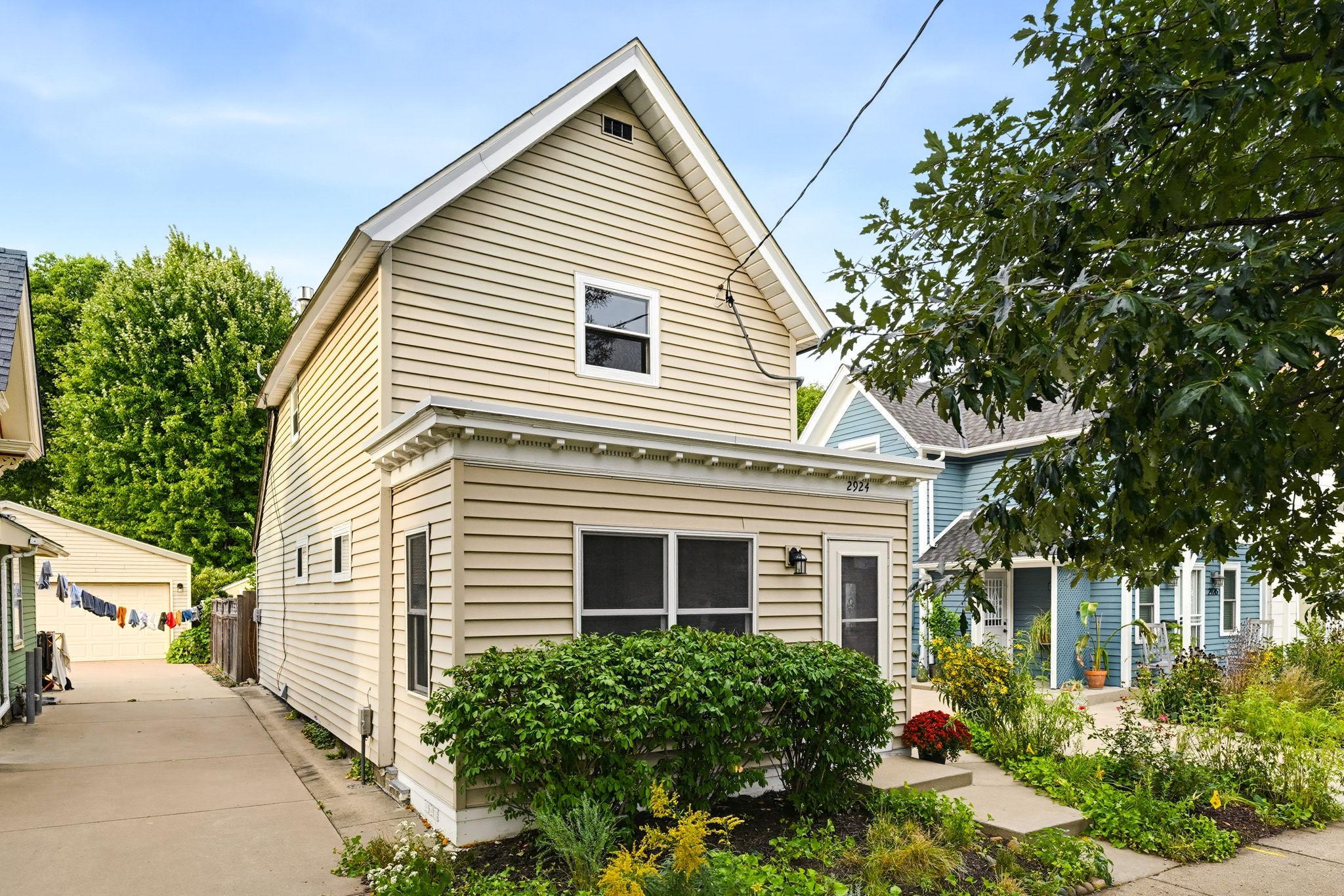 2924 E 25th Street Property Photo 41