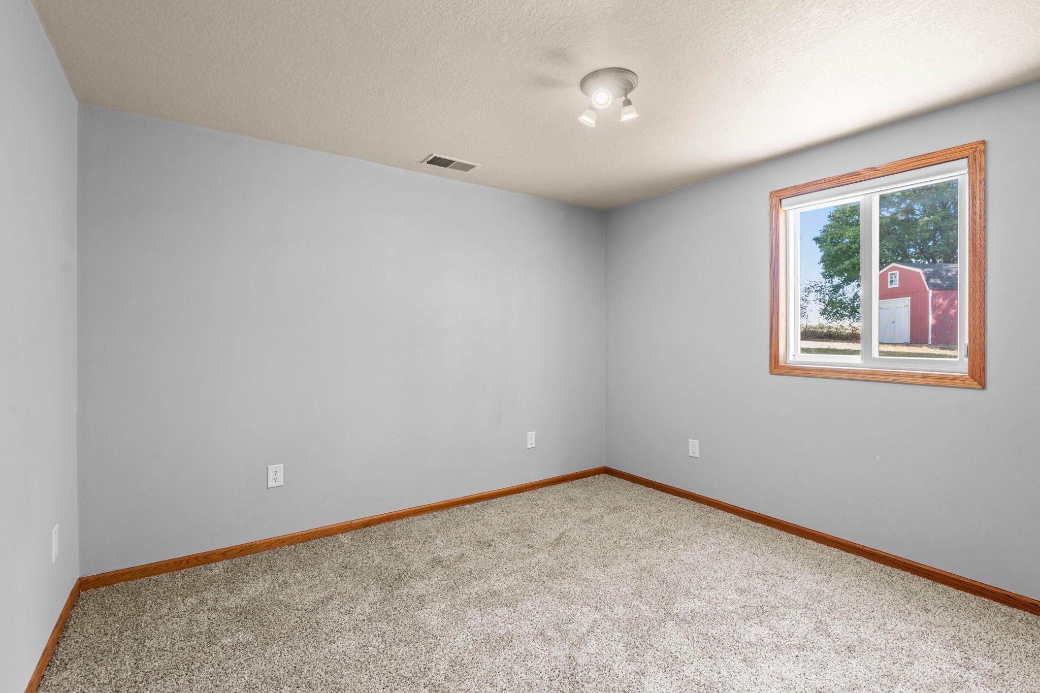 302 Jennifer Lane Property Photo 16