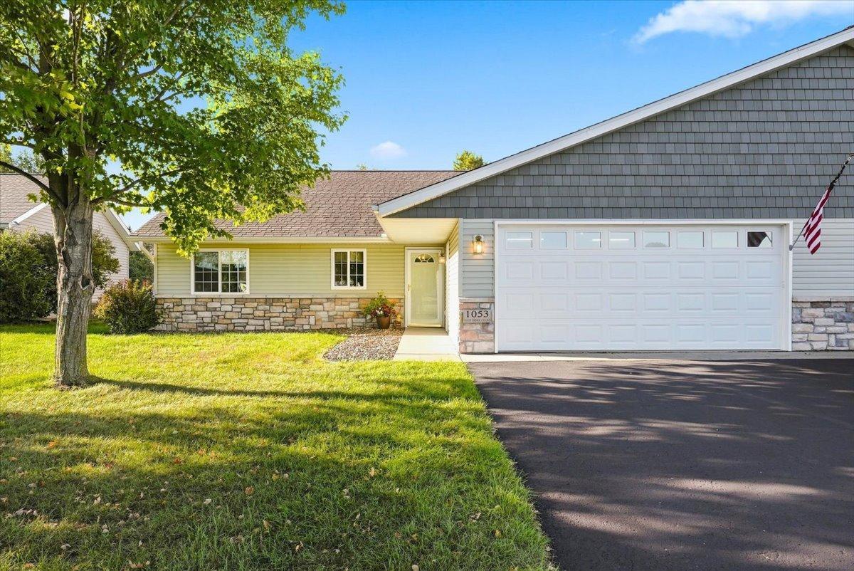 1053 W Ridge Court Property Photo 1