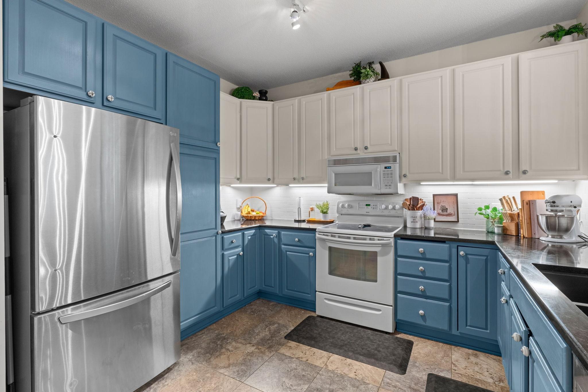 1711 Elm Street Property Photo 11