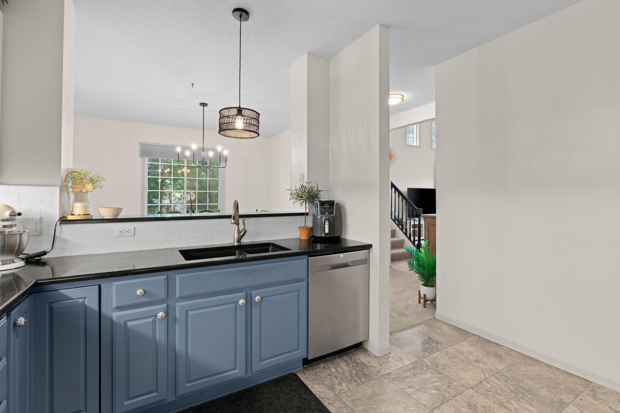 1711 Elm Street Property Photo 12
