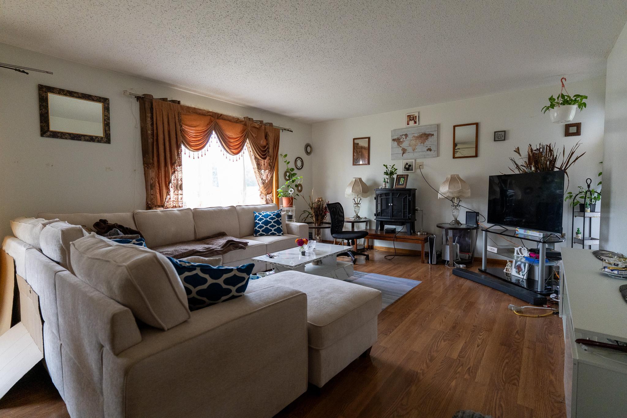 202 11th Avenue E Property Photo 4