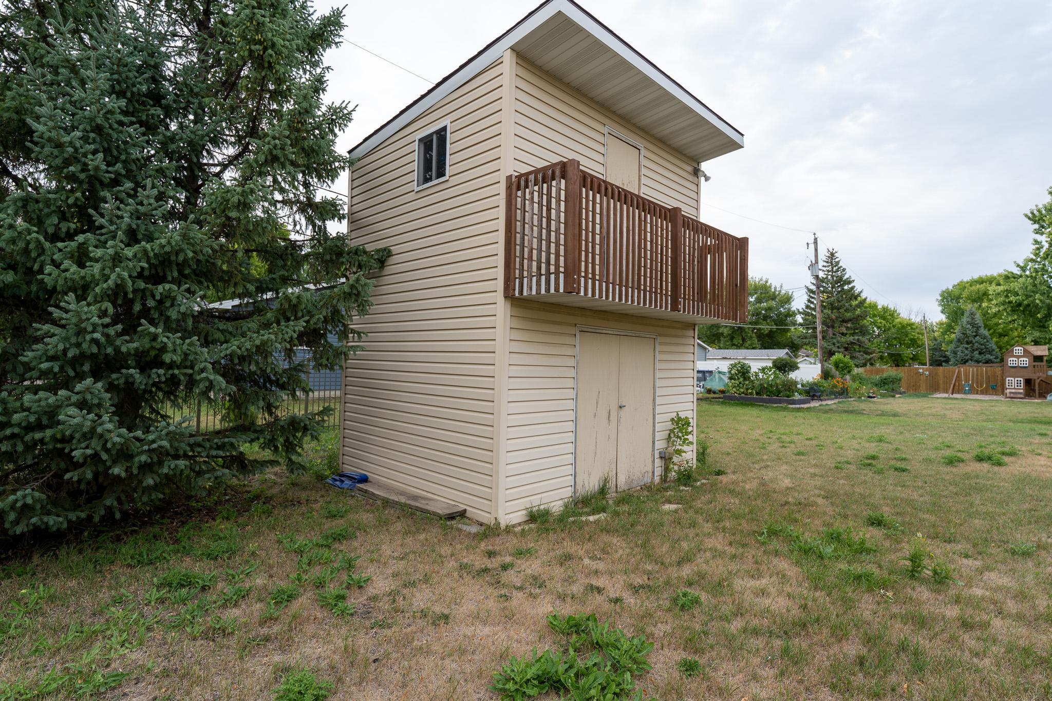 202 11th Avenue E Property Photo 22