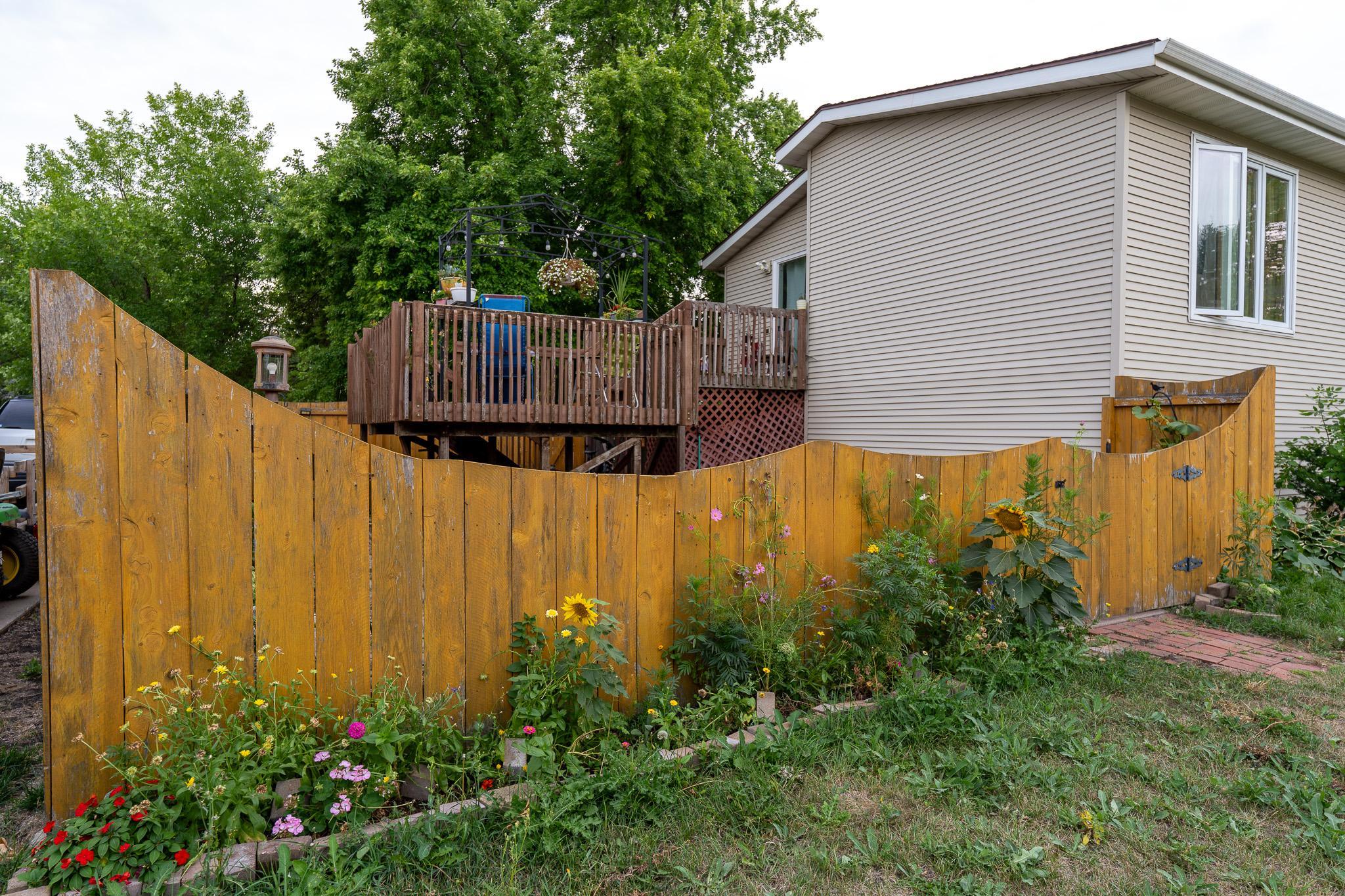 202 11th Avenue E Property Photo 25