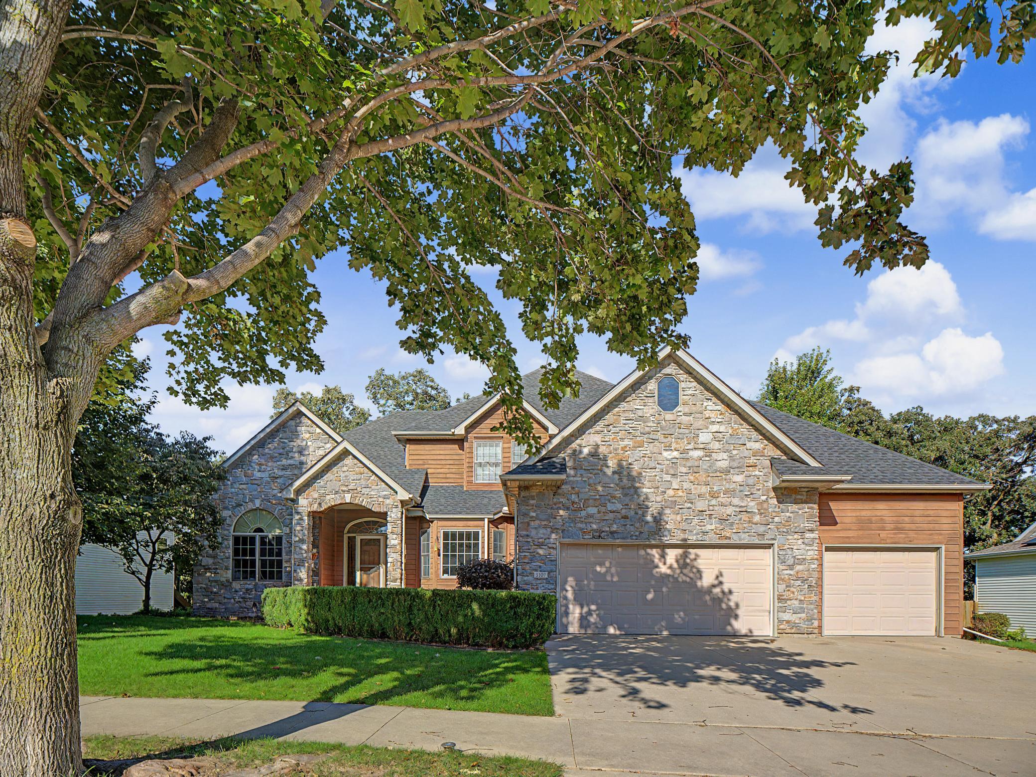 3107 Darcy Drive Ne Property Photo 1