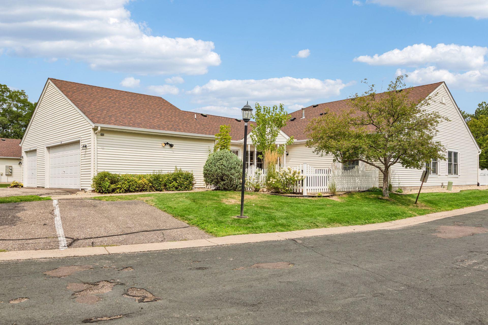 64 Thompson Avenue W 43
