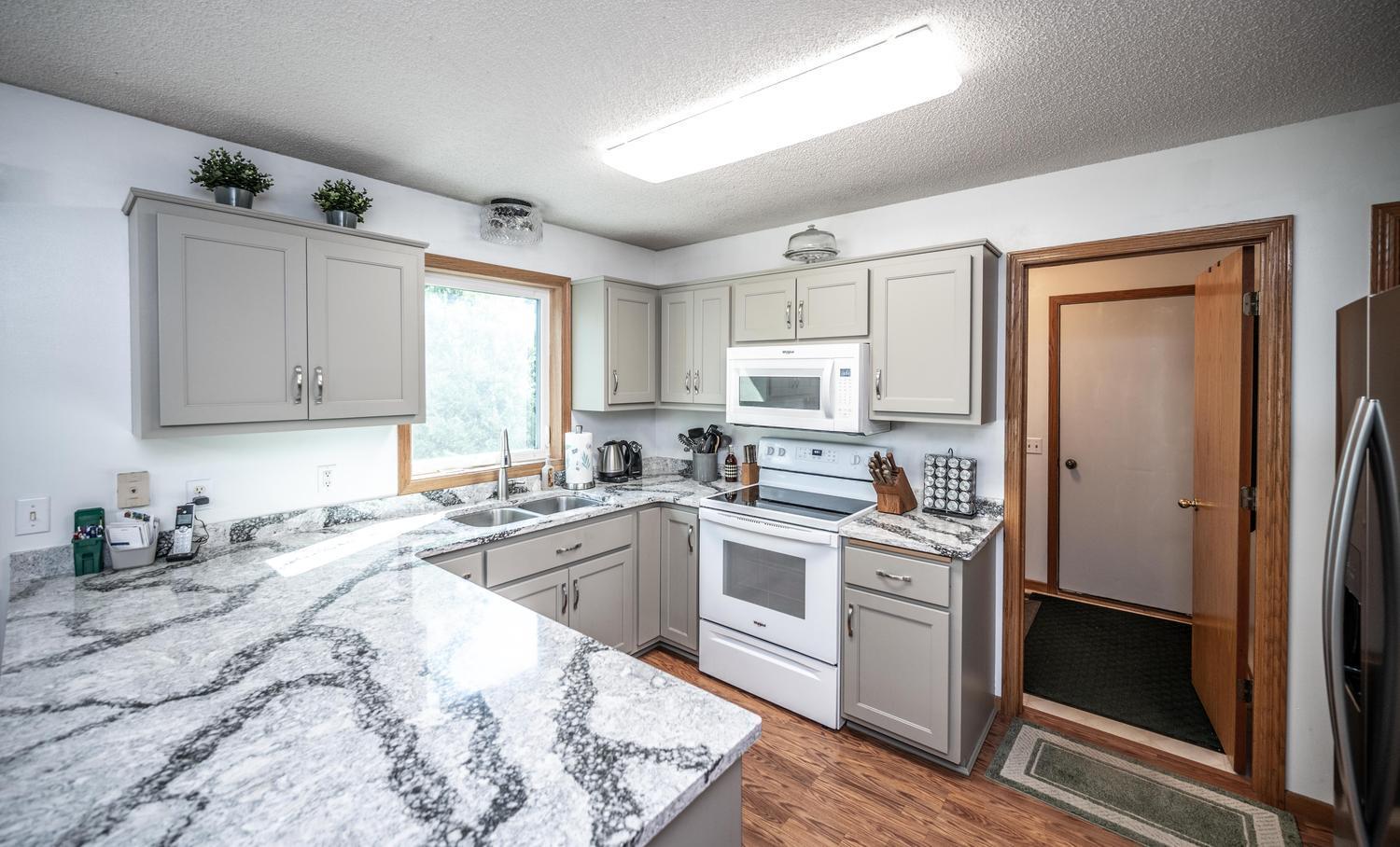 18474 Everest Path Property Photo 8