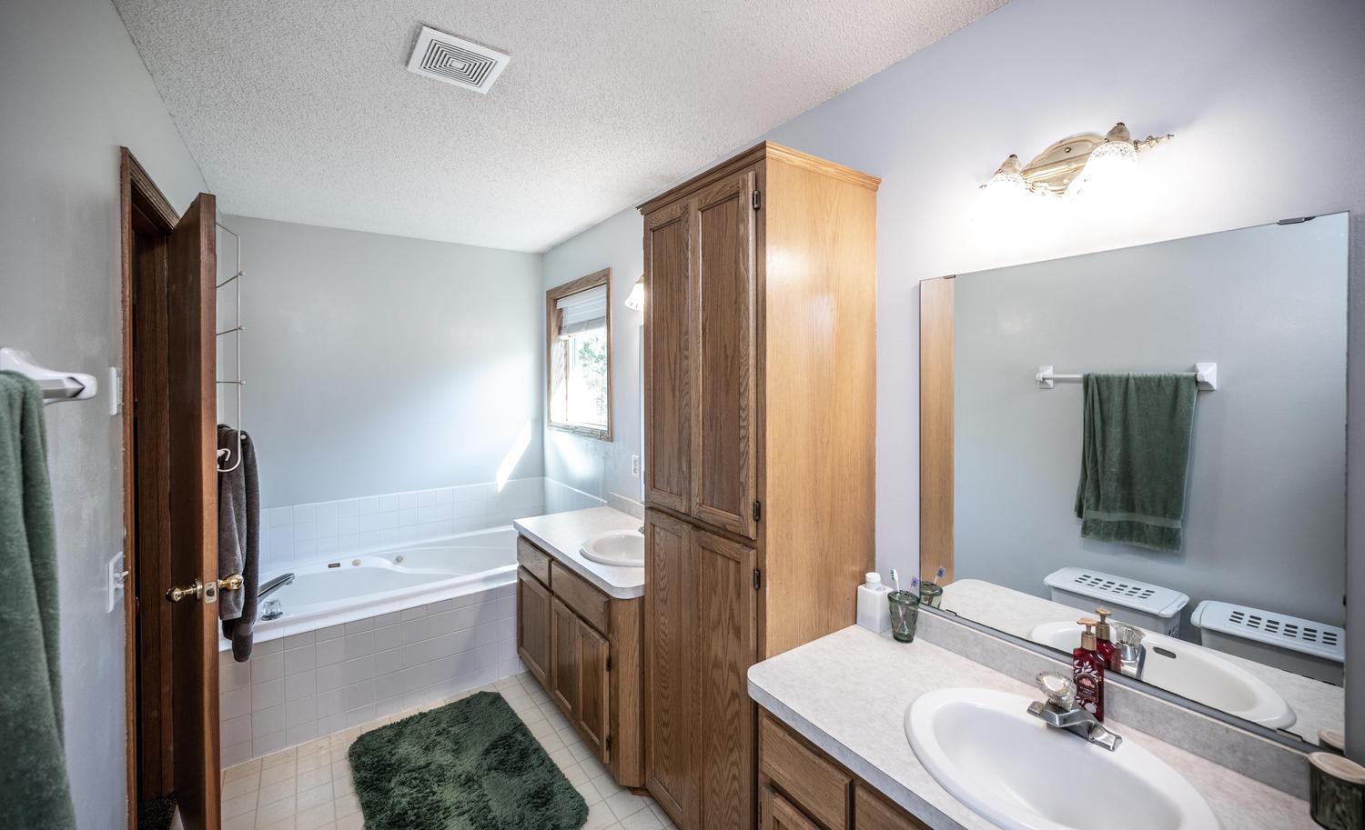 18474 Everest Path Property Photo 16