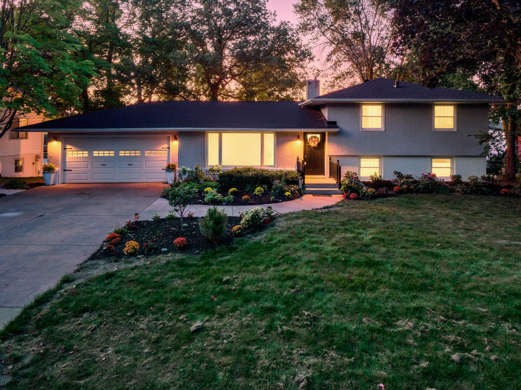 11325 Interlachen Road Property Photo 1