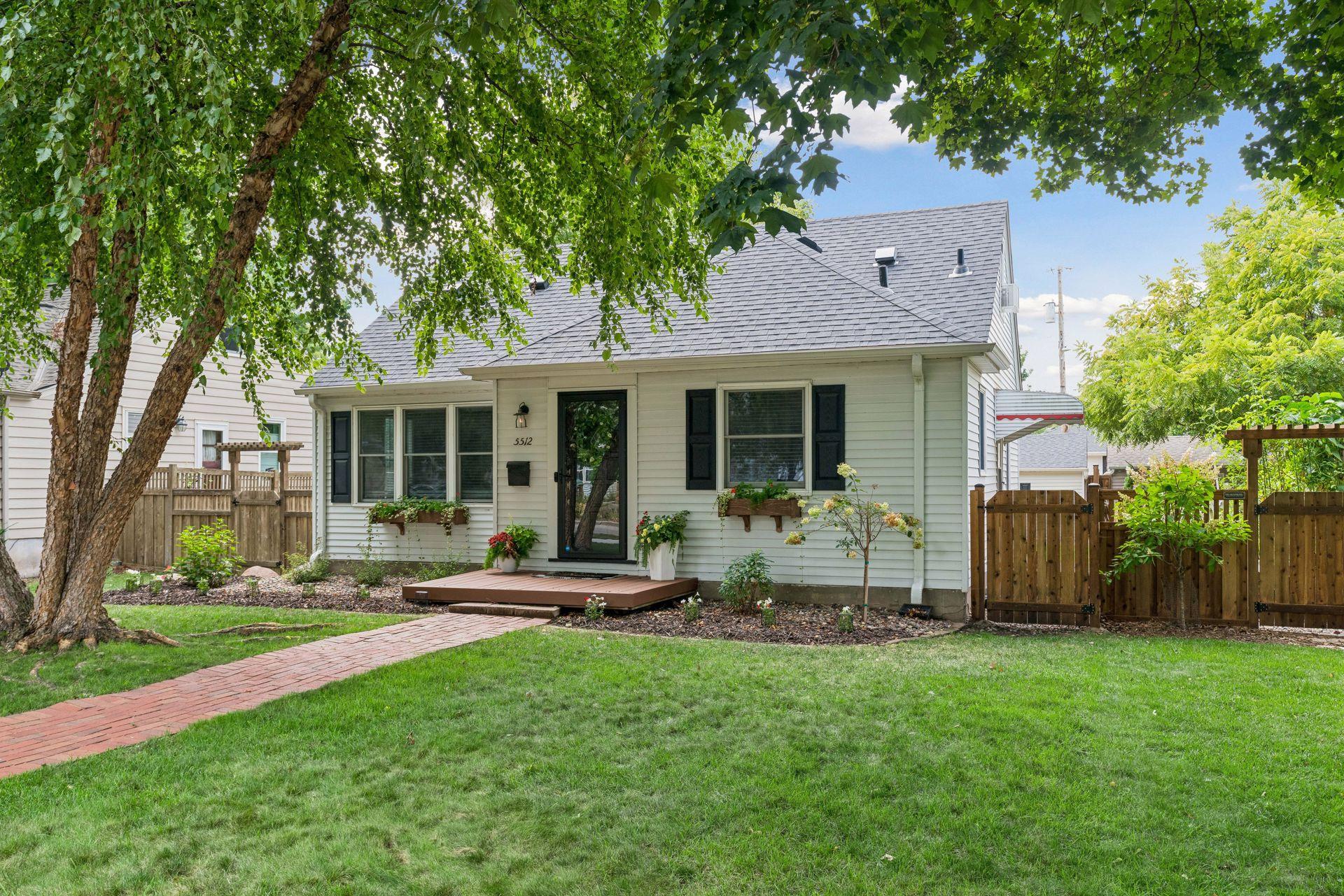 5512 James Avenue S Property Photo 2