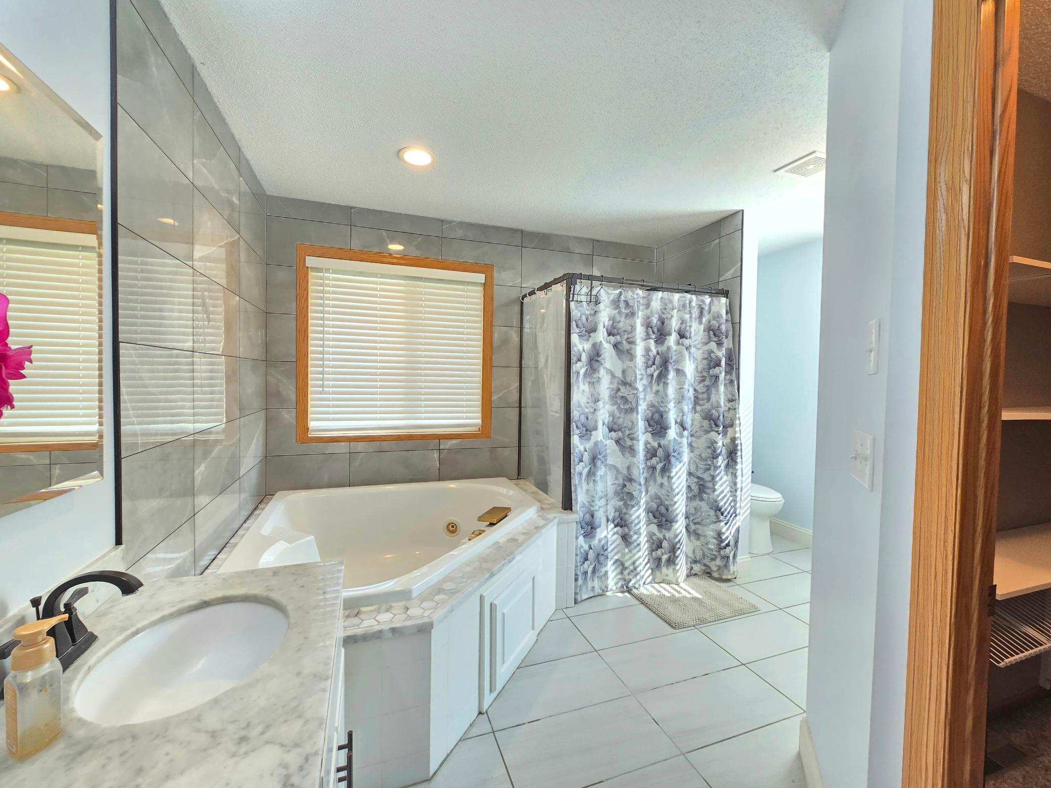 4625 Edinbrook Terrace Property Photo 13