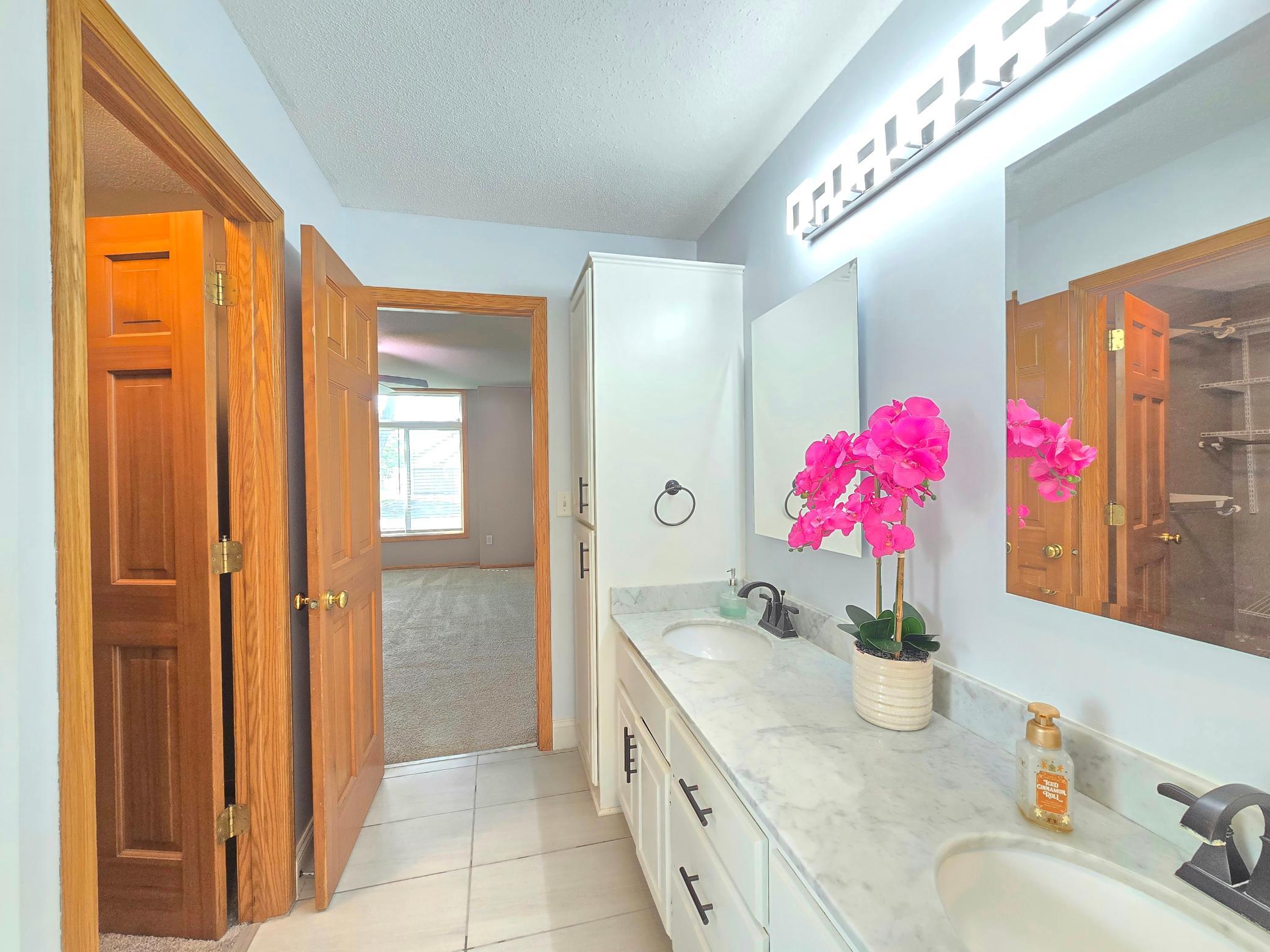 4625 Edinbrook Terrace Property Photo 14