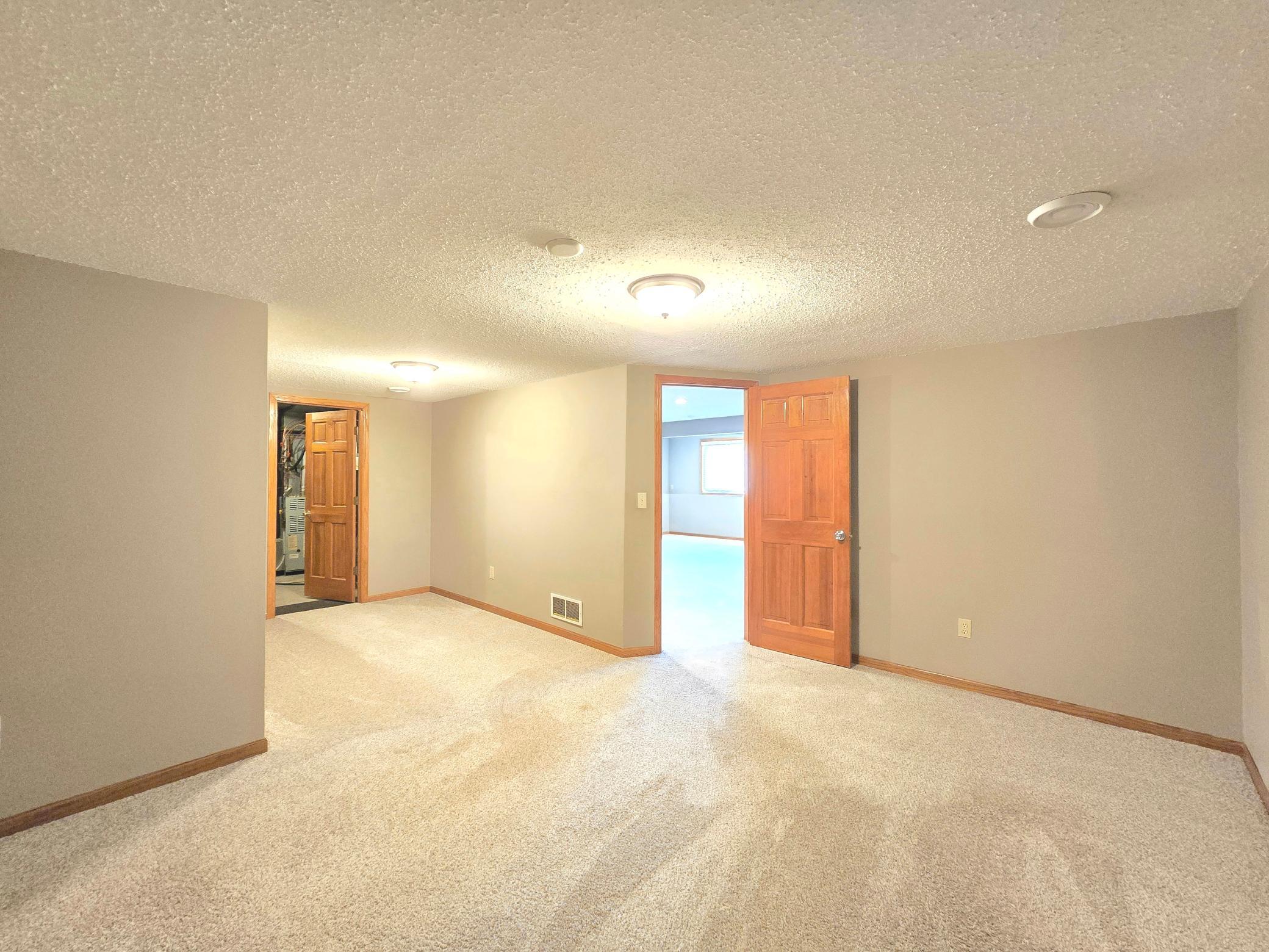 4625 Edinbrook Terrace Property Photo 28