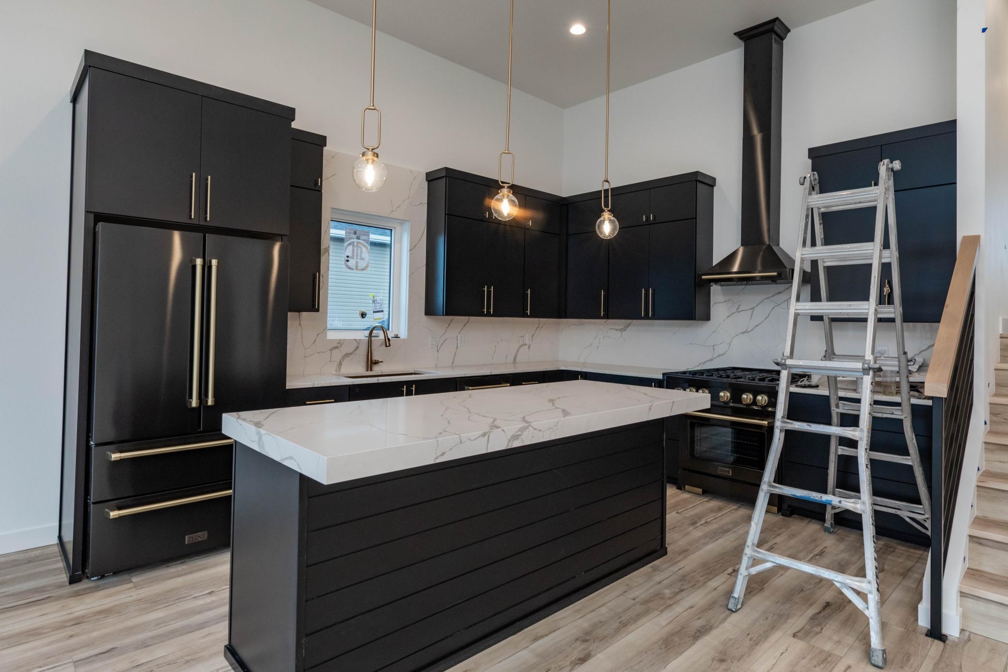 2515 Valley View Property Photo 5