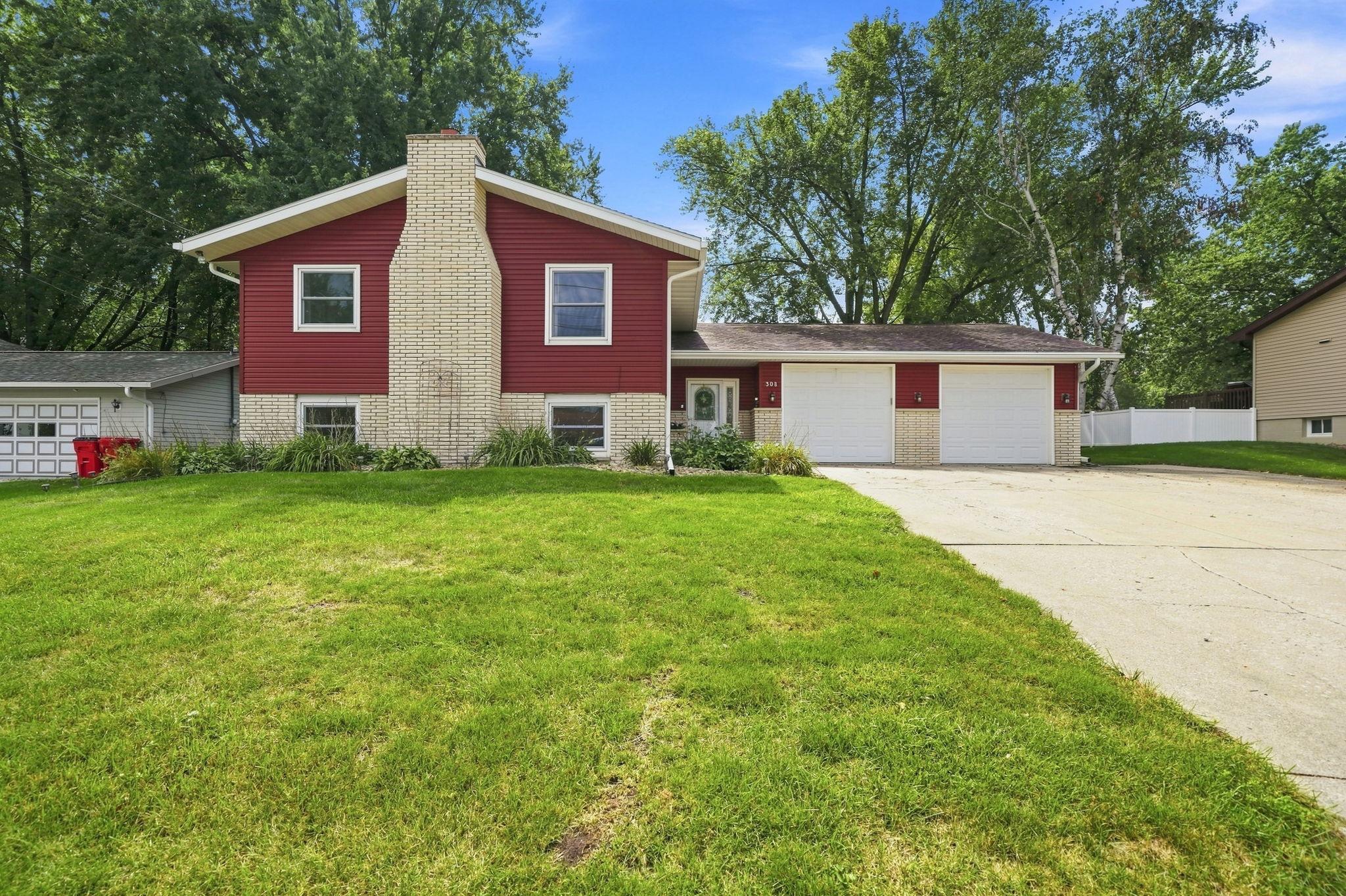 308 3rd Street Ne Property Photo 1