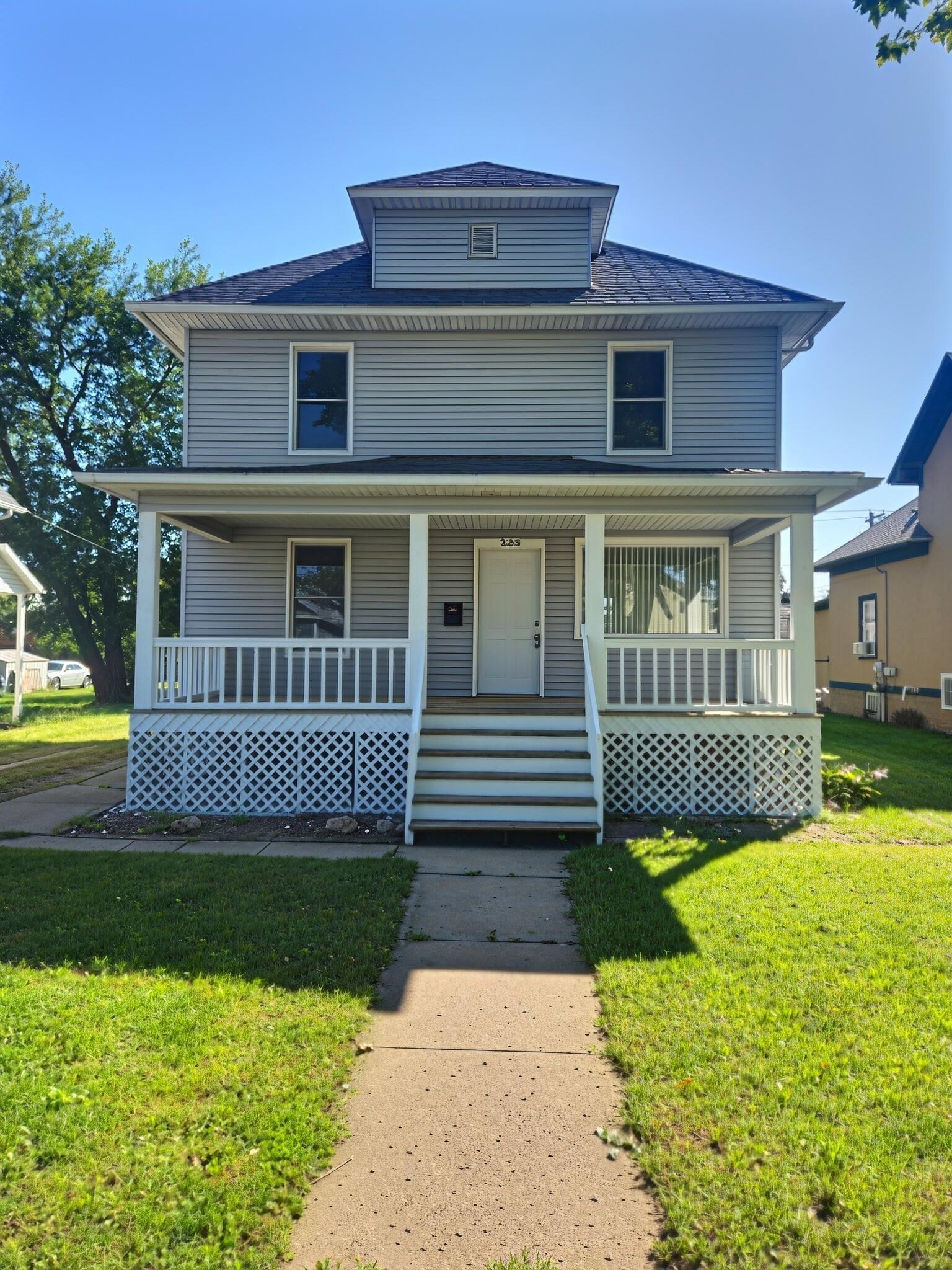229 S Elm Street Property Photo 1