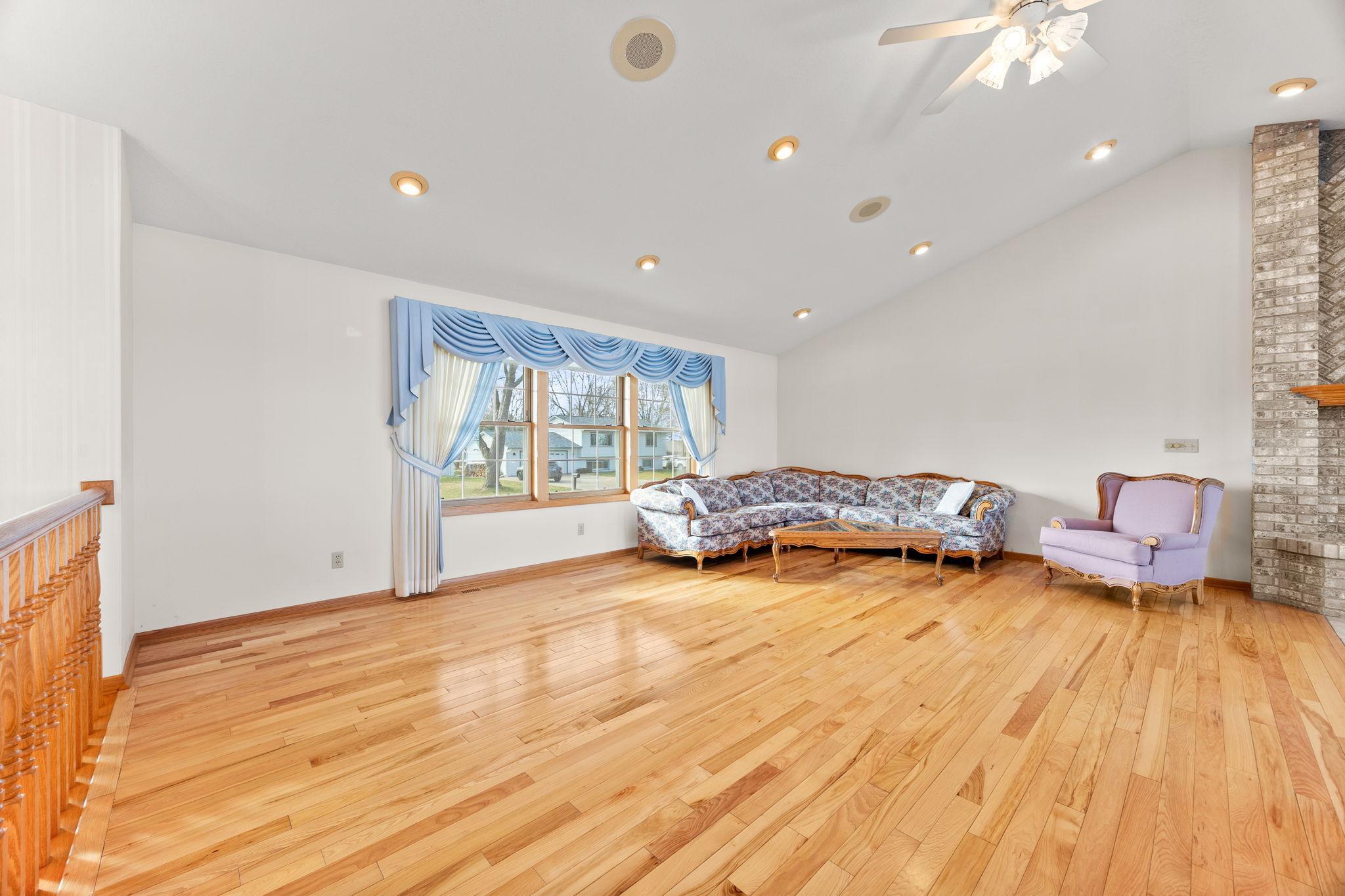 362 S Shore Drive Property Photo 9