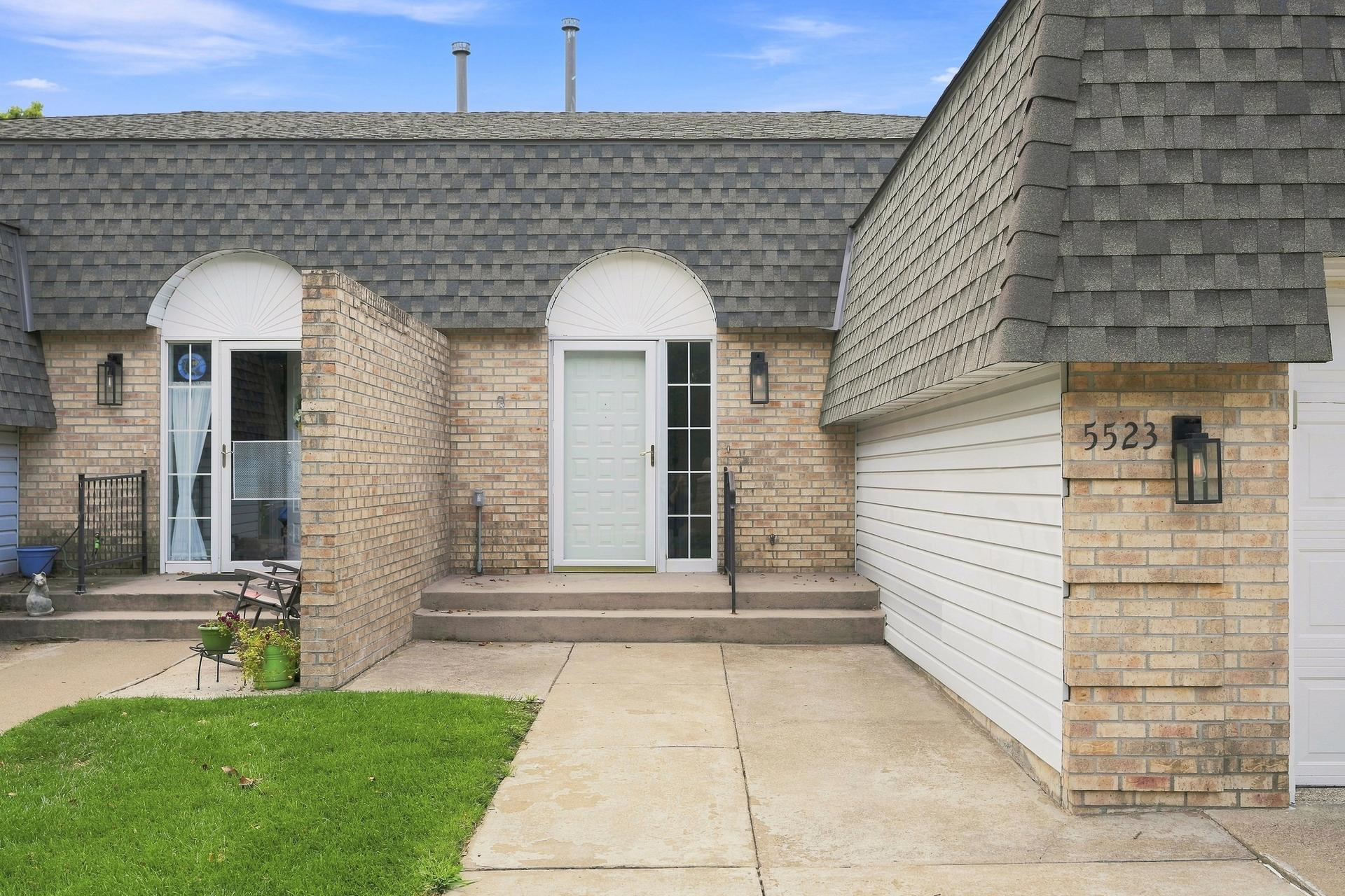 5523 Auto Club Road Property Photo