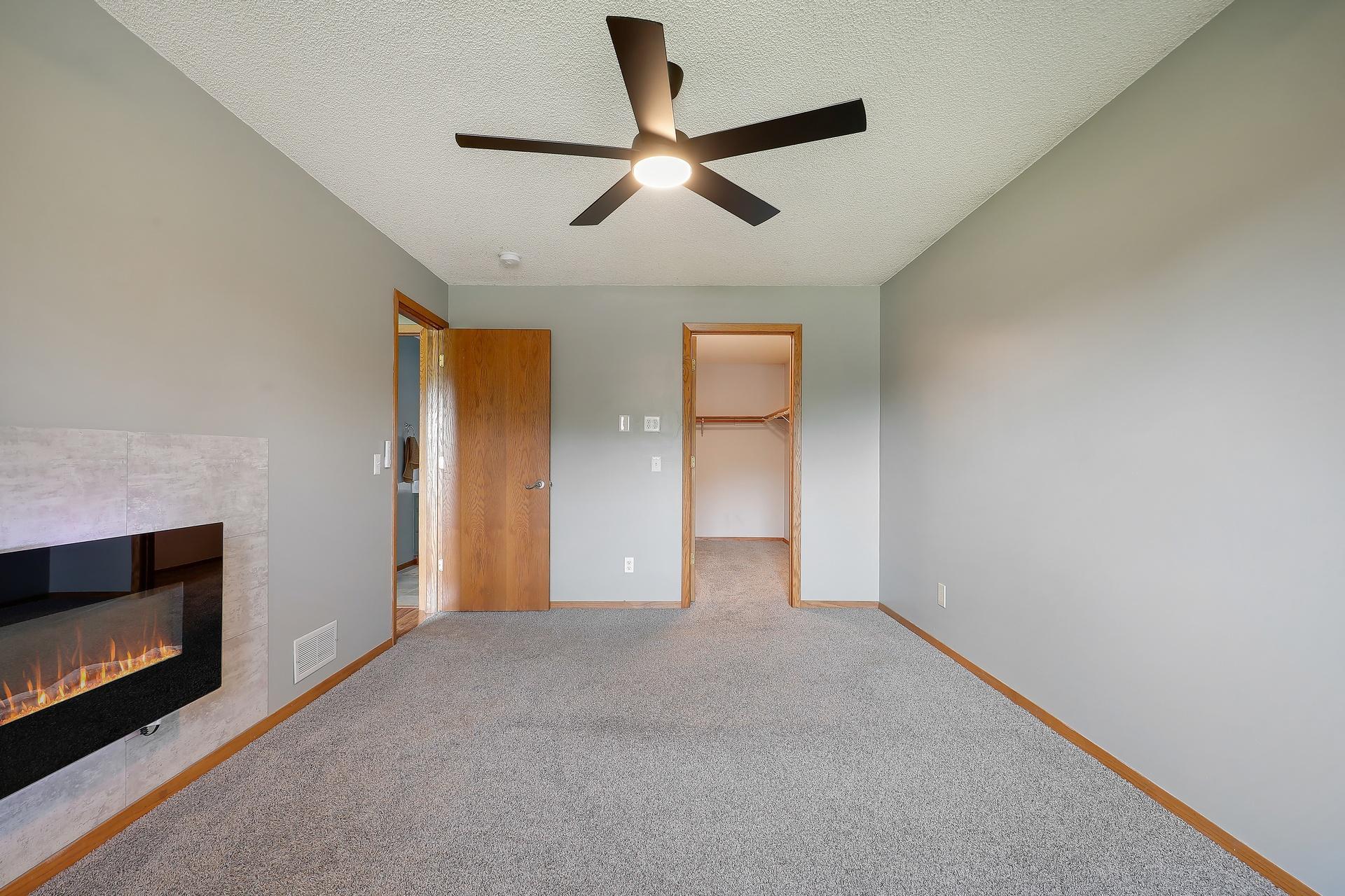 11139 Edgewood Circle N Property Photo 20