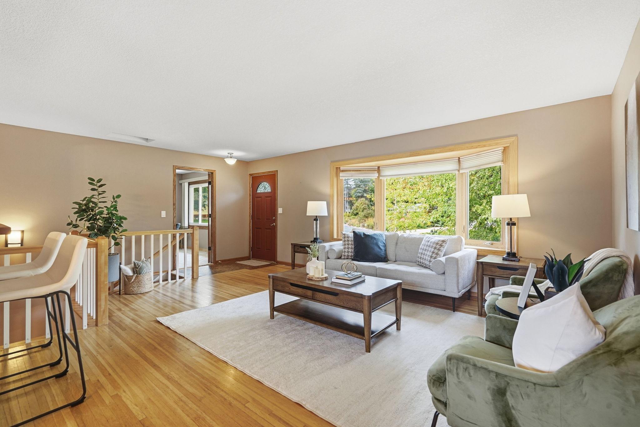8413 Meadow Lake Road E Property Photo 7