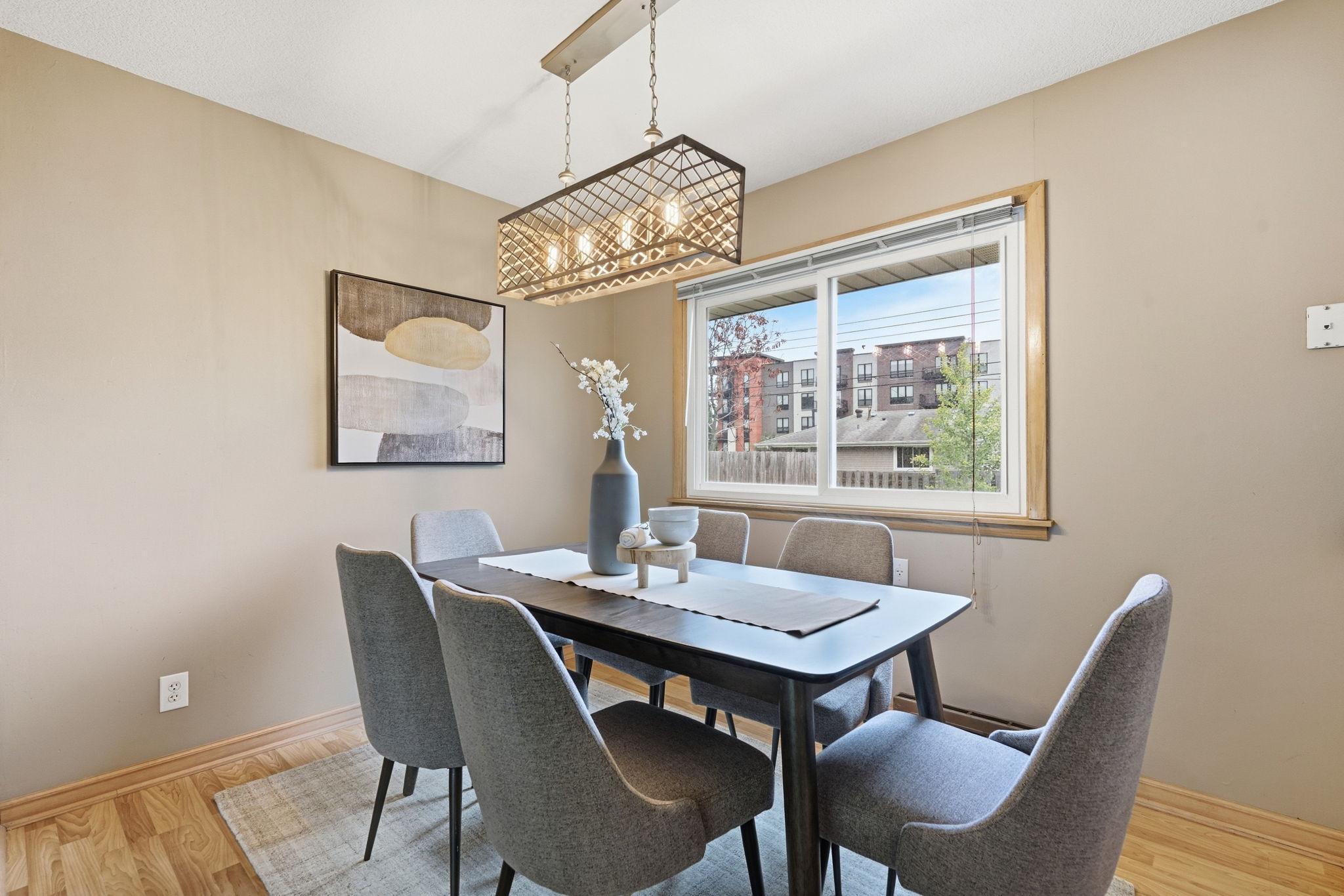 8413 Meadow Lake Road E Property Photo 10