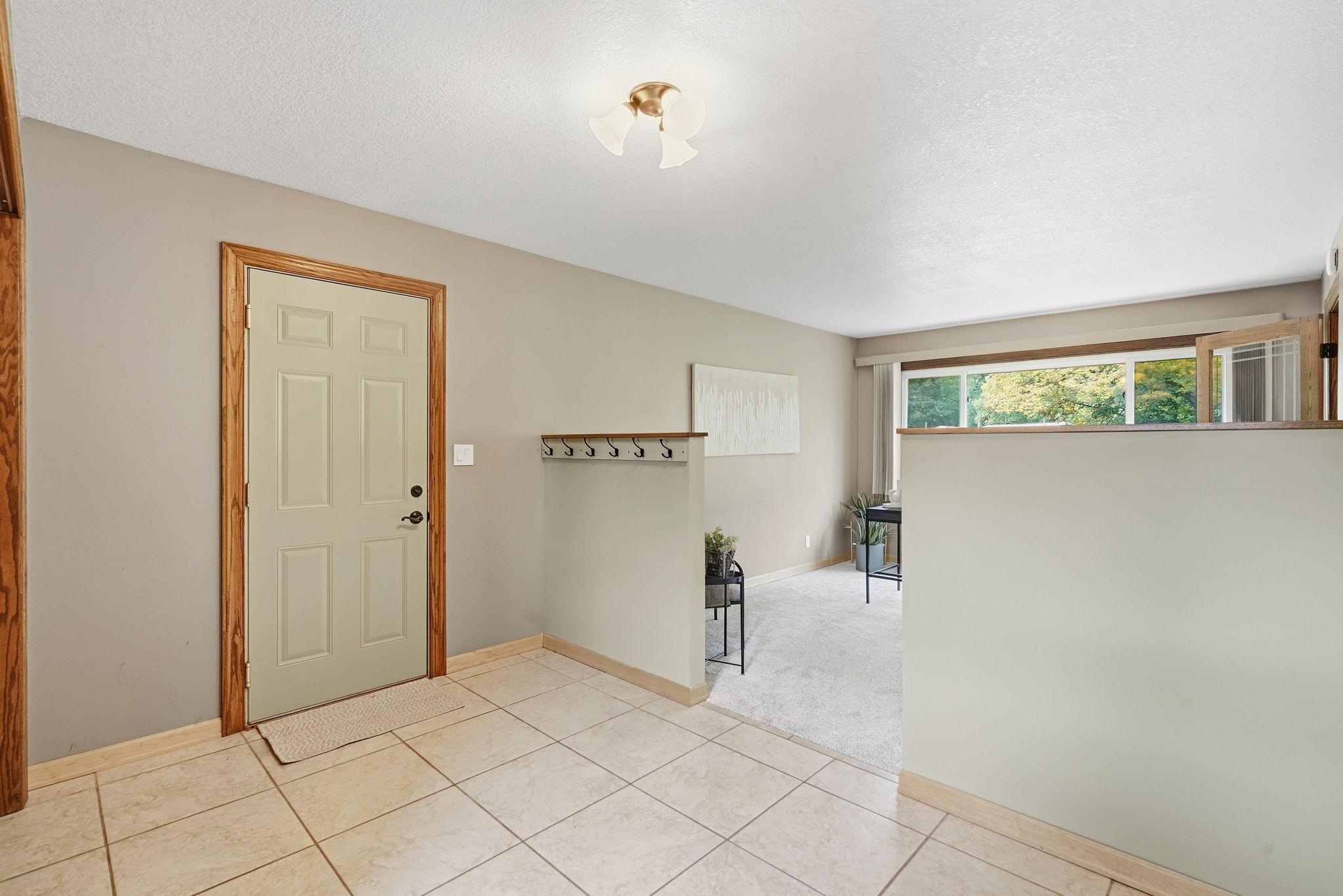 8413 Meadow Lake Road E Property Photo 14