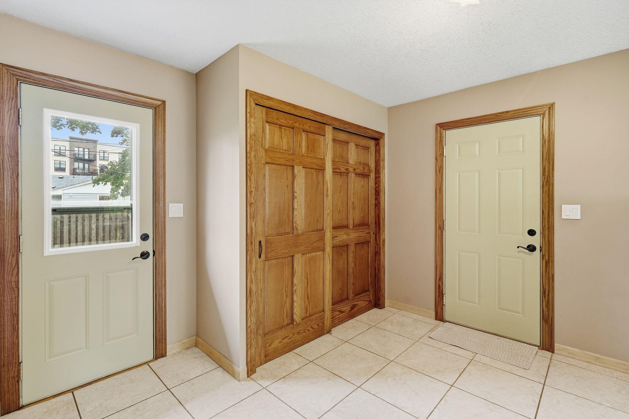 8413 Meadow Lake Road E Property Photo 15