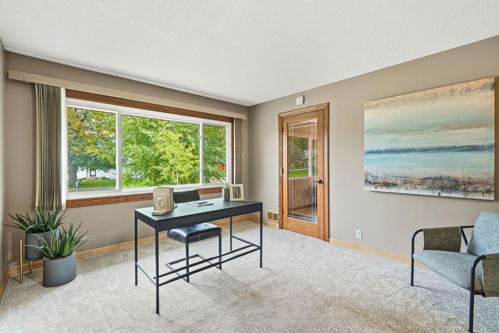 8413 Meadow Lake Road E Property Photo 16