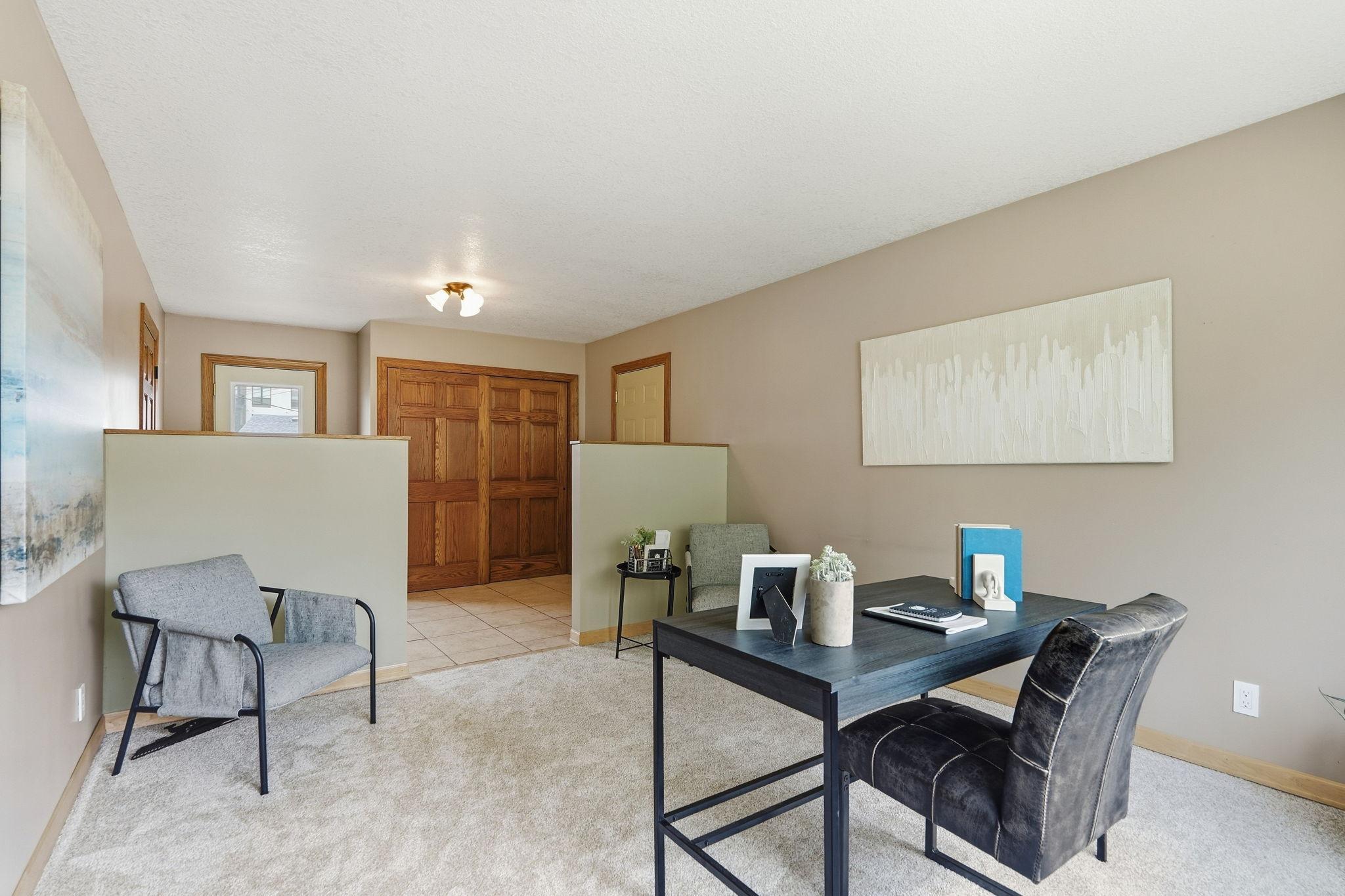 8413 Meadow Lake Road E Property Photo 17