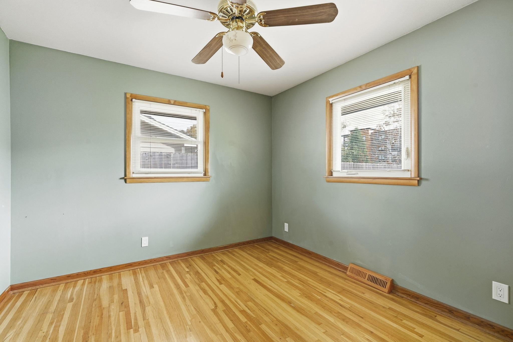 8413 Meadow Lake Road E Property Photo 20