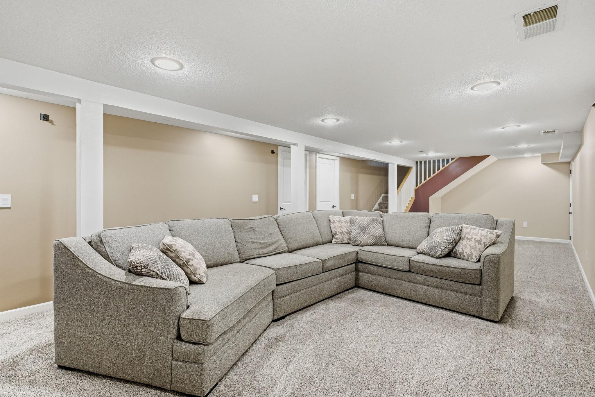8413 Meadow Lake Road E Property Photo 25
