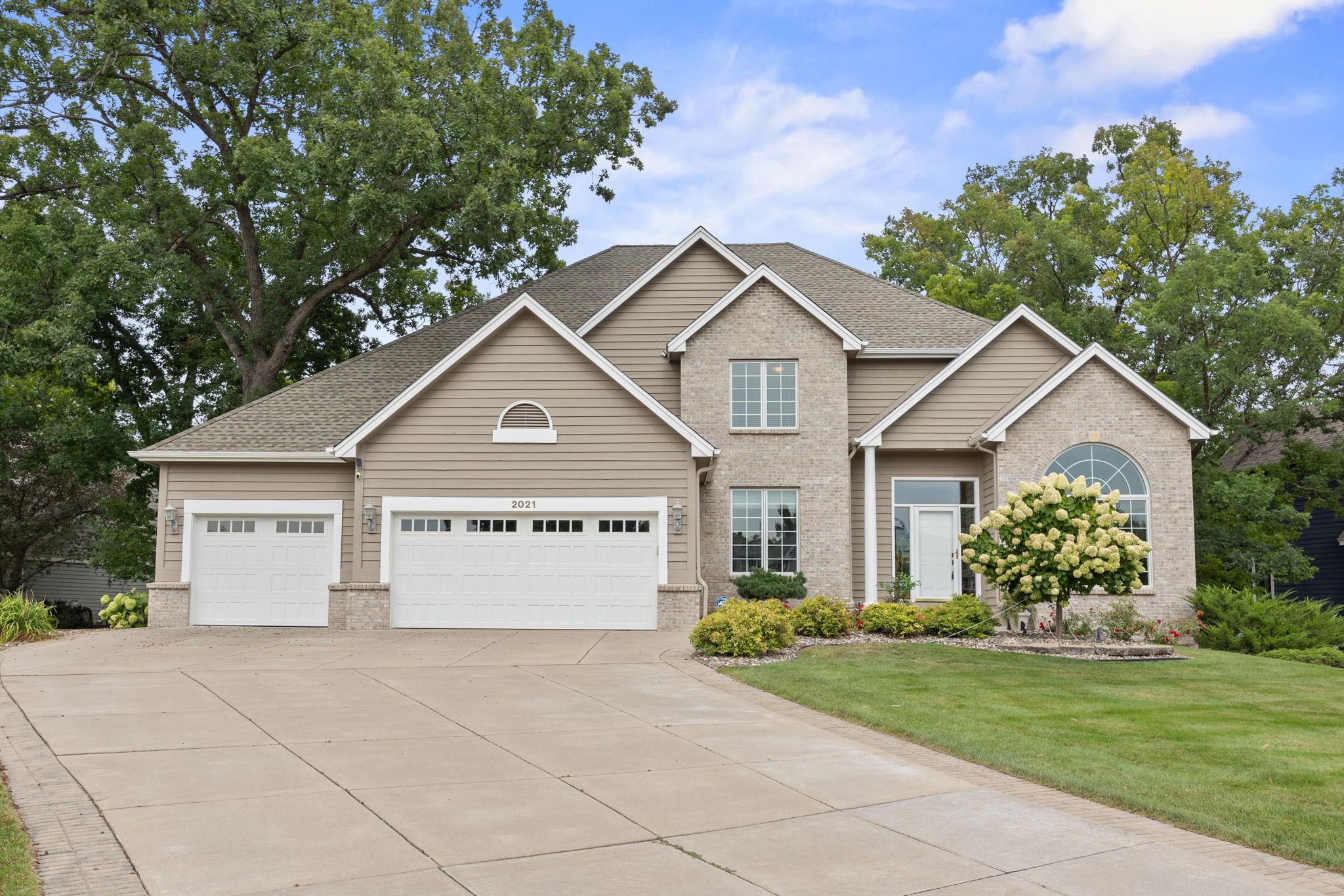 2021 Royale Drive Property Photo 1
