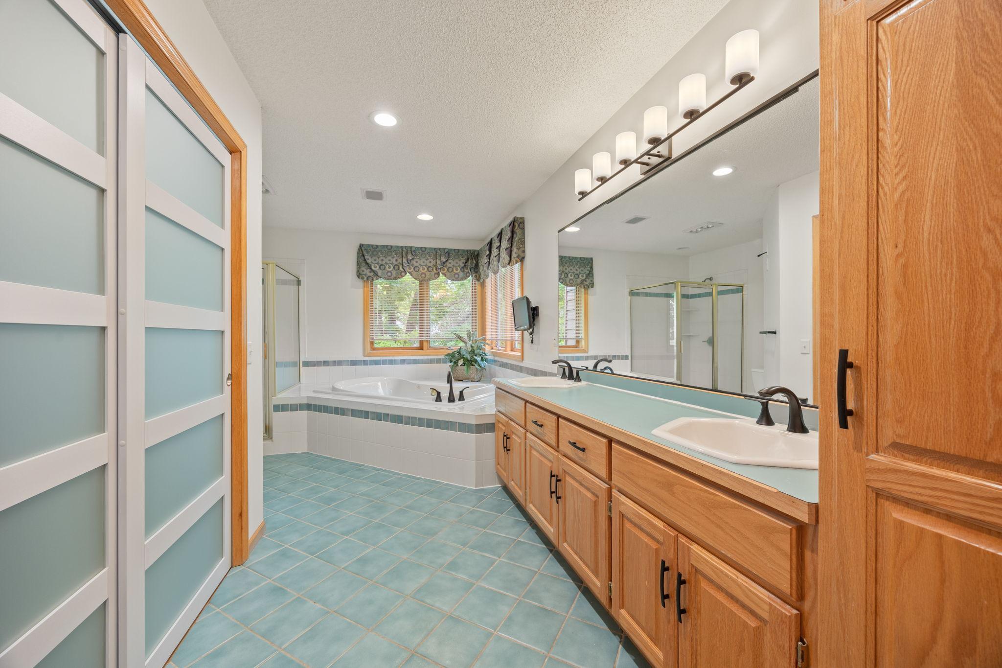 2021 Royale Drive Property Photo 24
