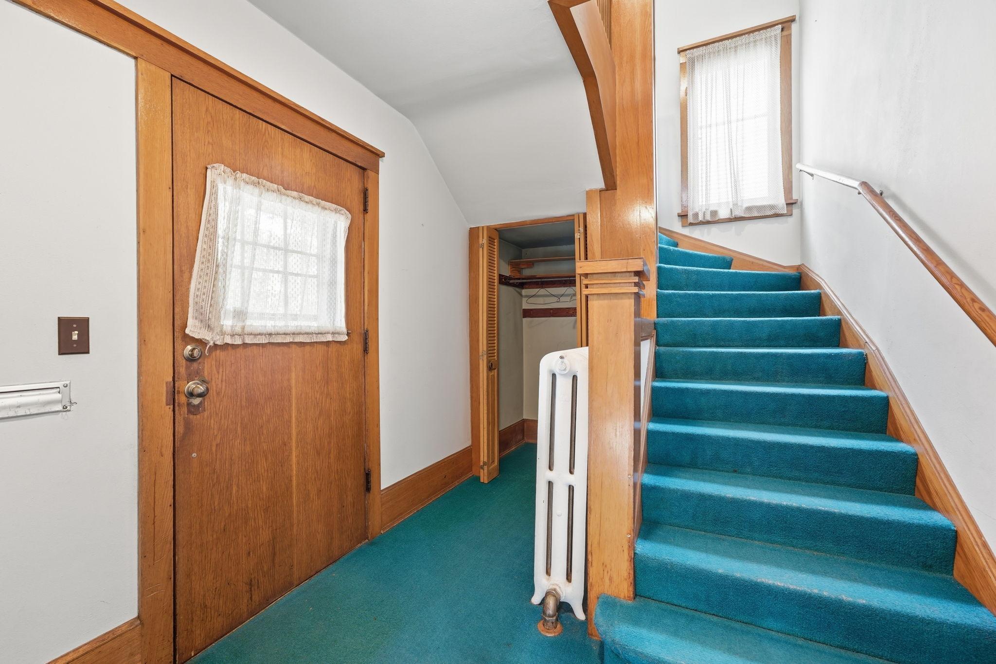 2114 E 2nd Street Property Photo 7