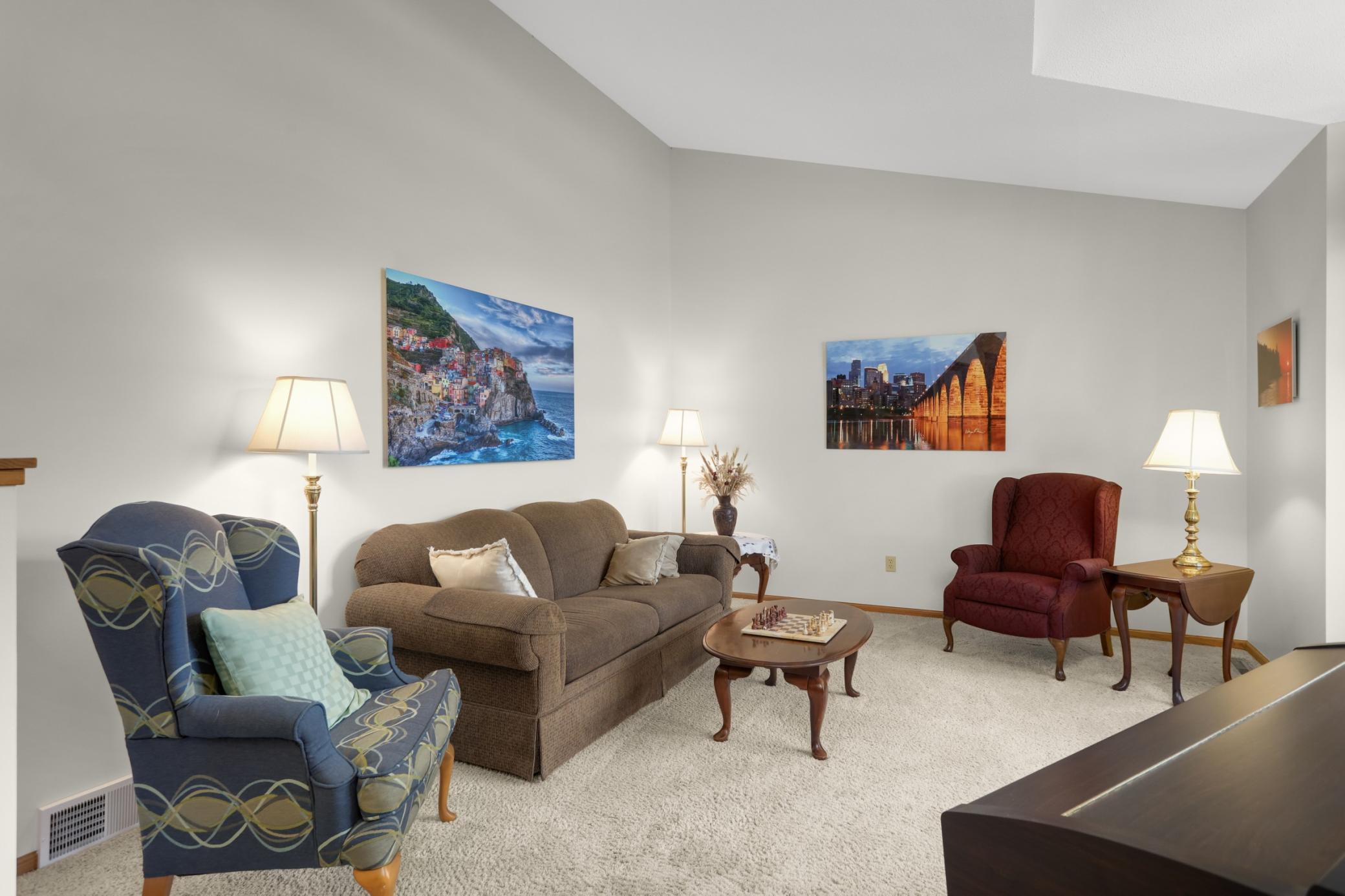 3266 Rolling Hills Drive Property Photo 3
