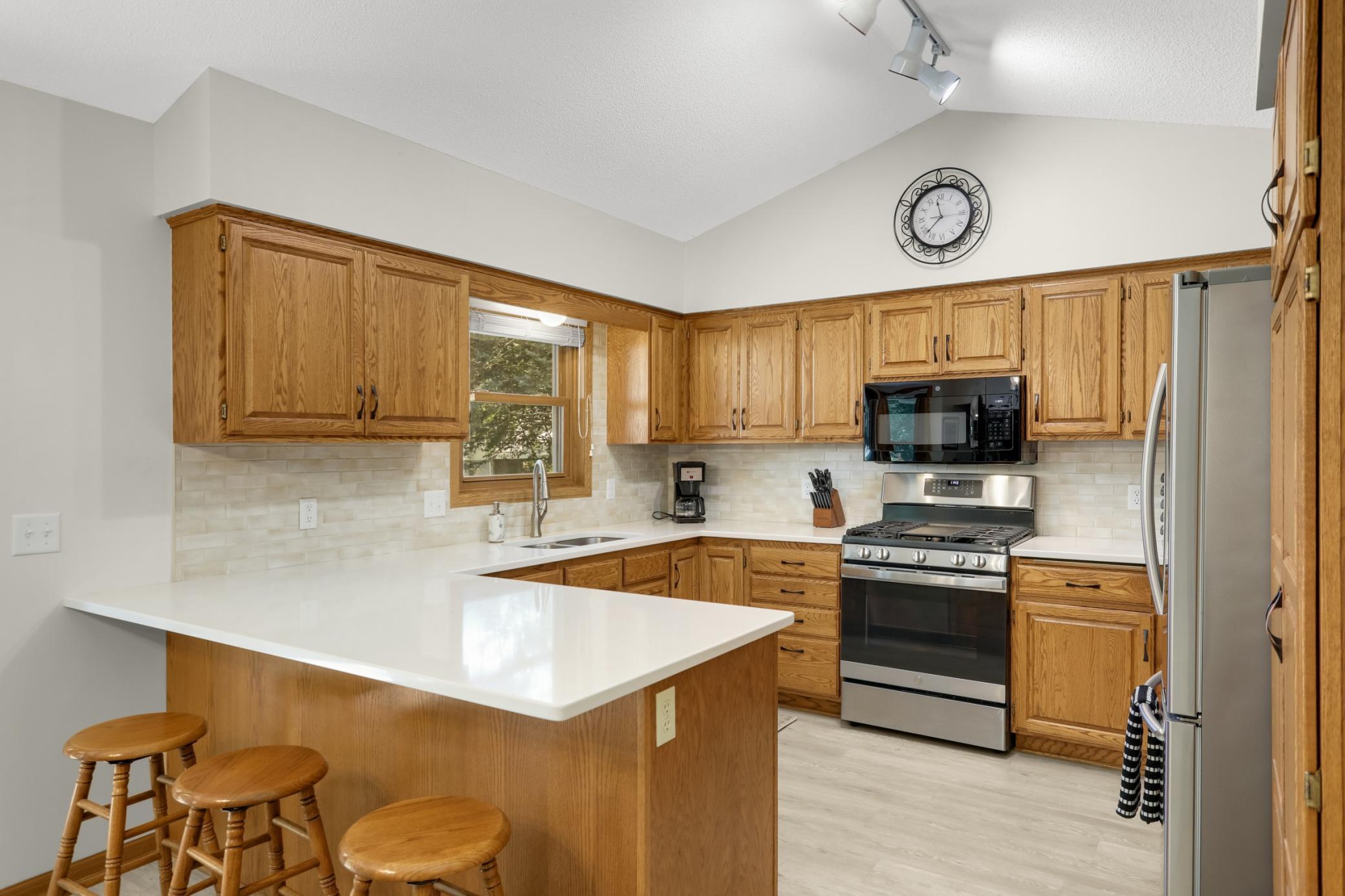 3266 Rolling Hills Drive Property Photo 4