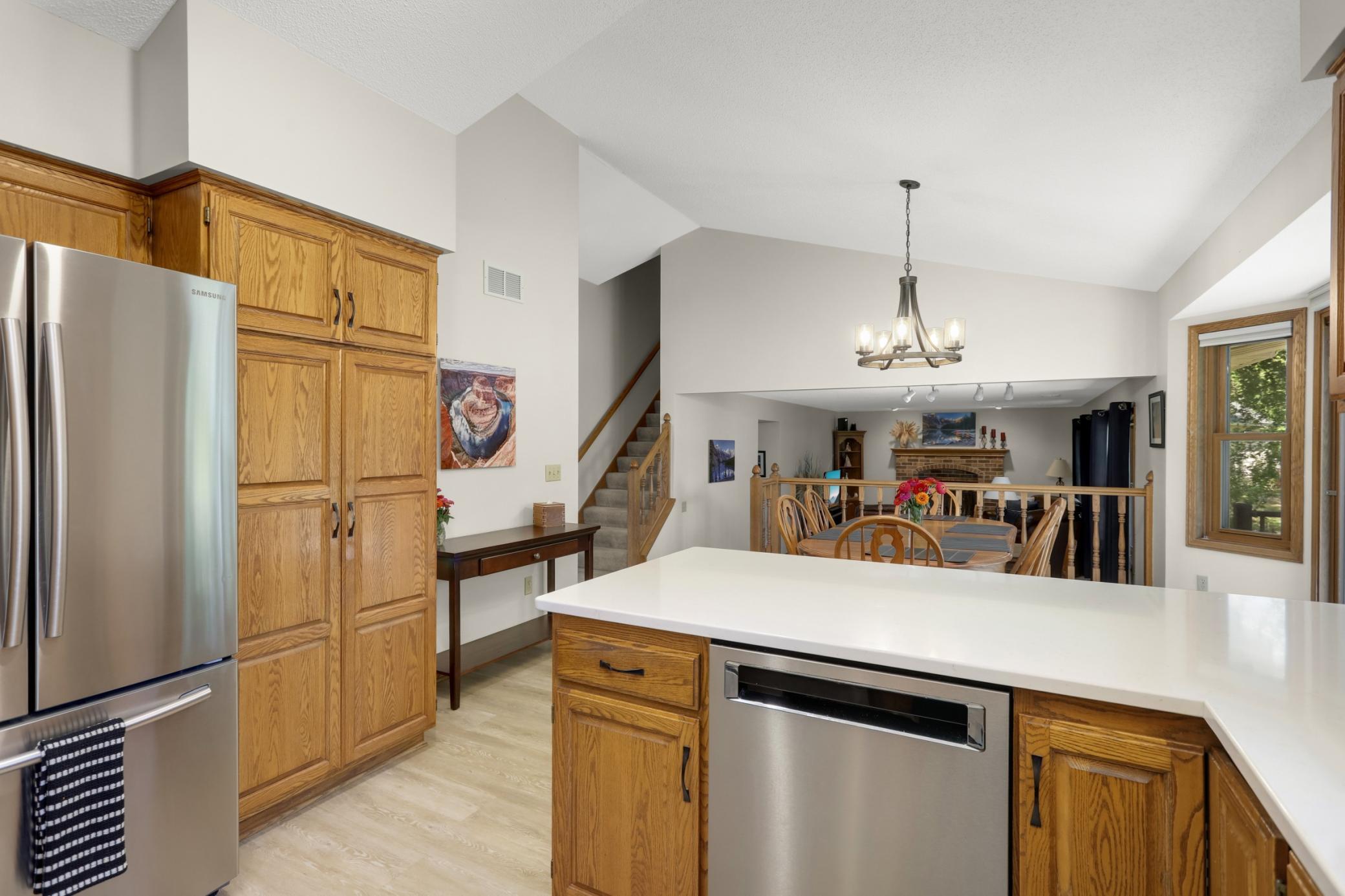 3266 Rolling Hills Drive Property Photo 6