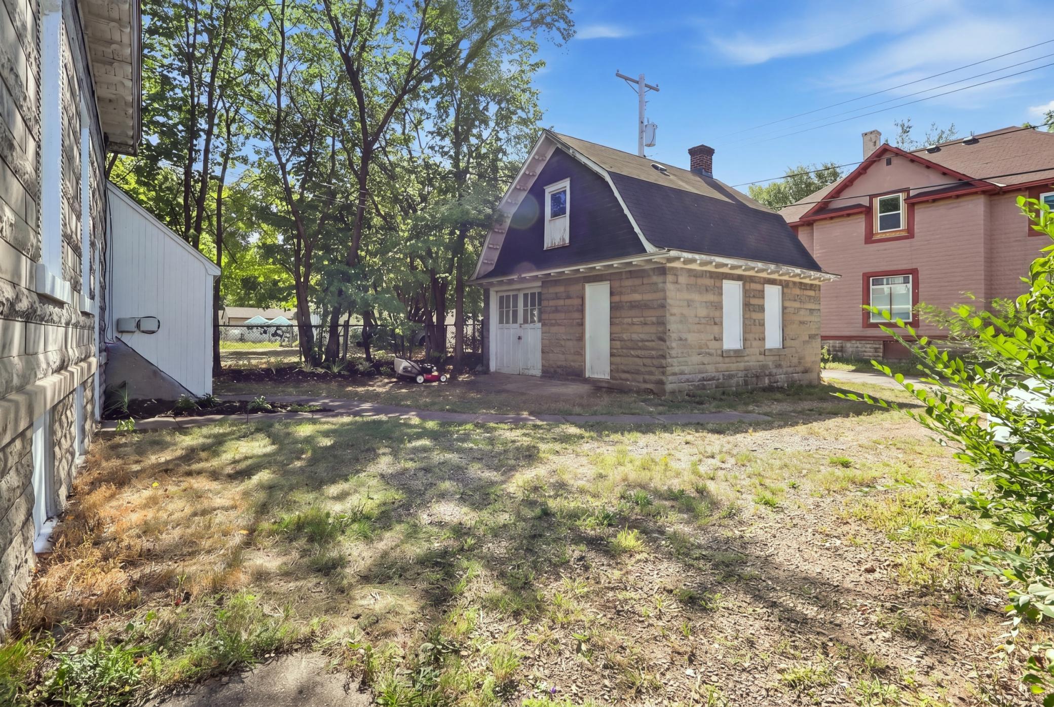 2800 Cedar Avenue S Property Photo 37