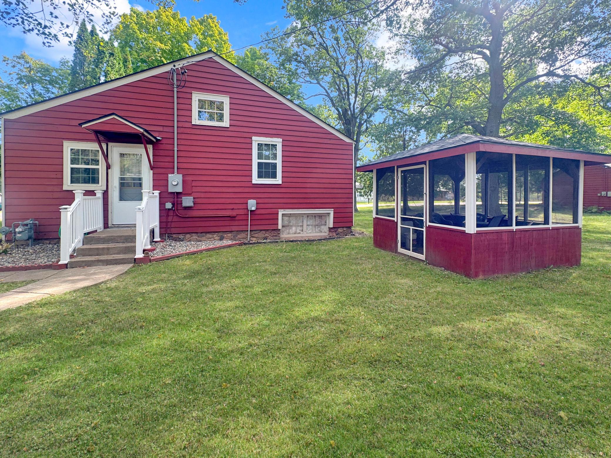 800 6th Street Property Photo 3