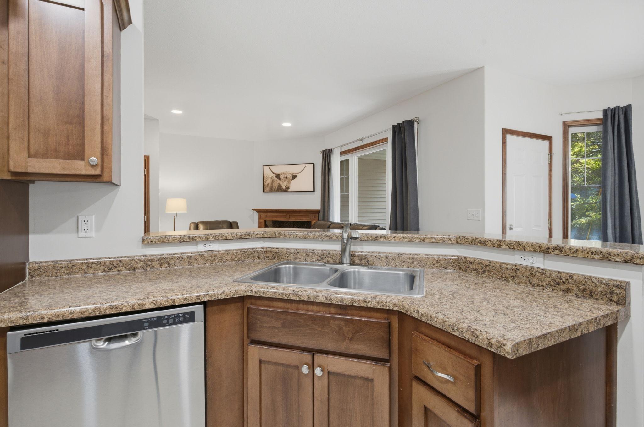 340 Martinson Boulevard Property Photo 4