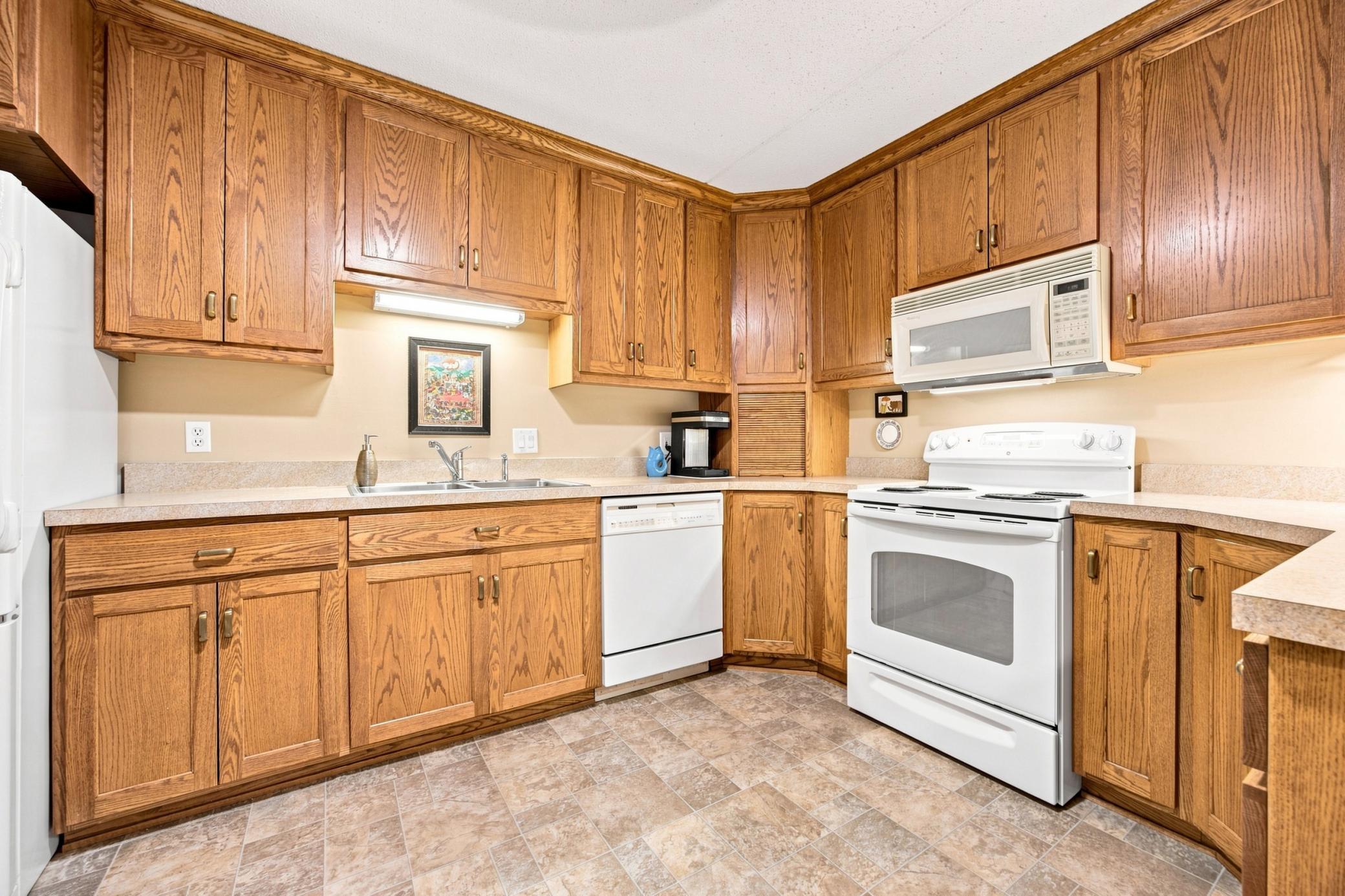 105 3rd Street N 203 Property Photo 6