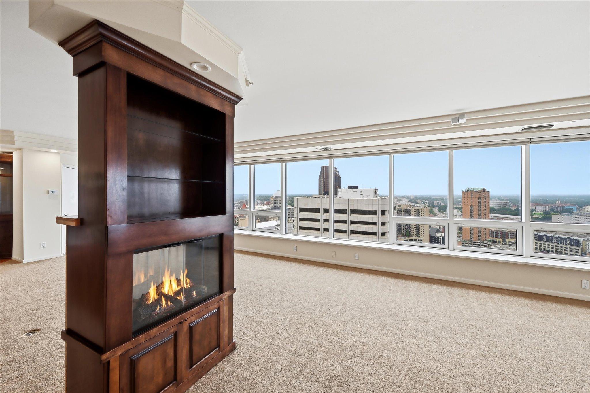 168 6th Street E 3501/3506 Property Photo 3