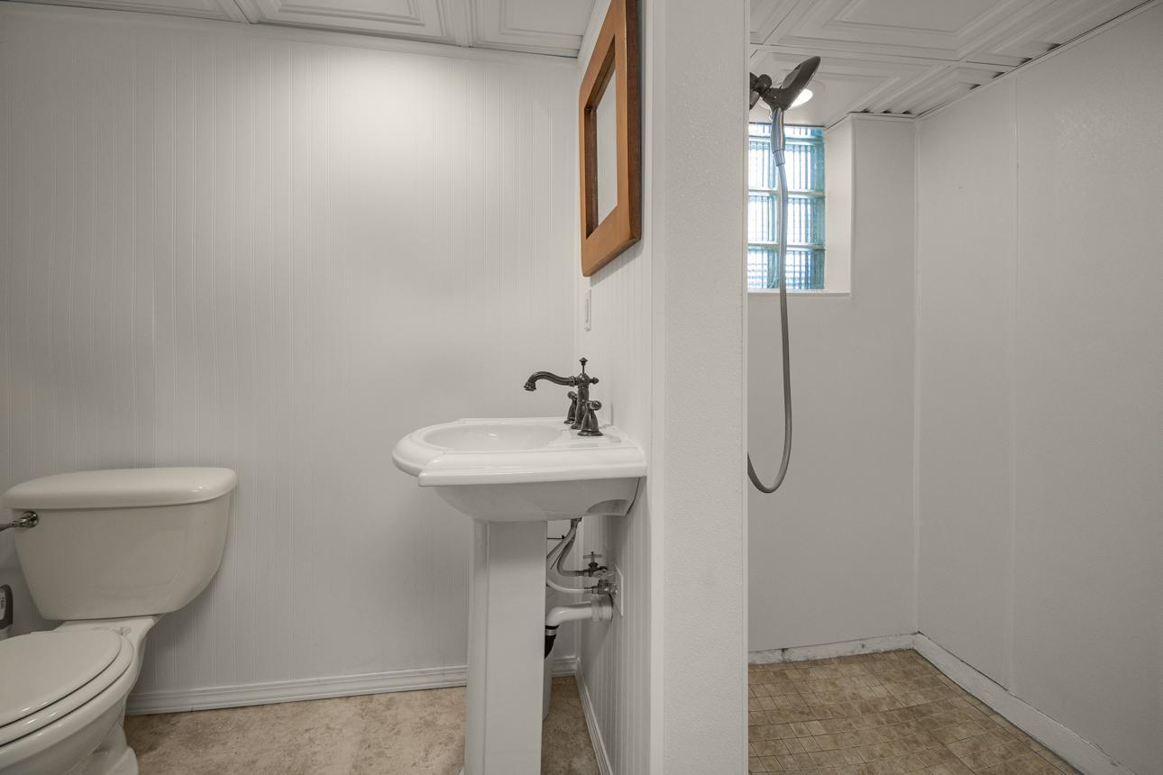 1084 Bradley Street Property Photo 23